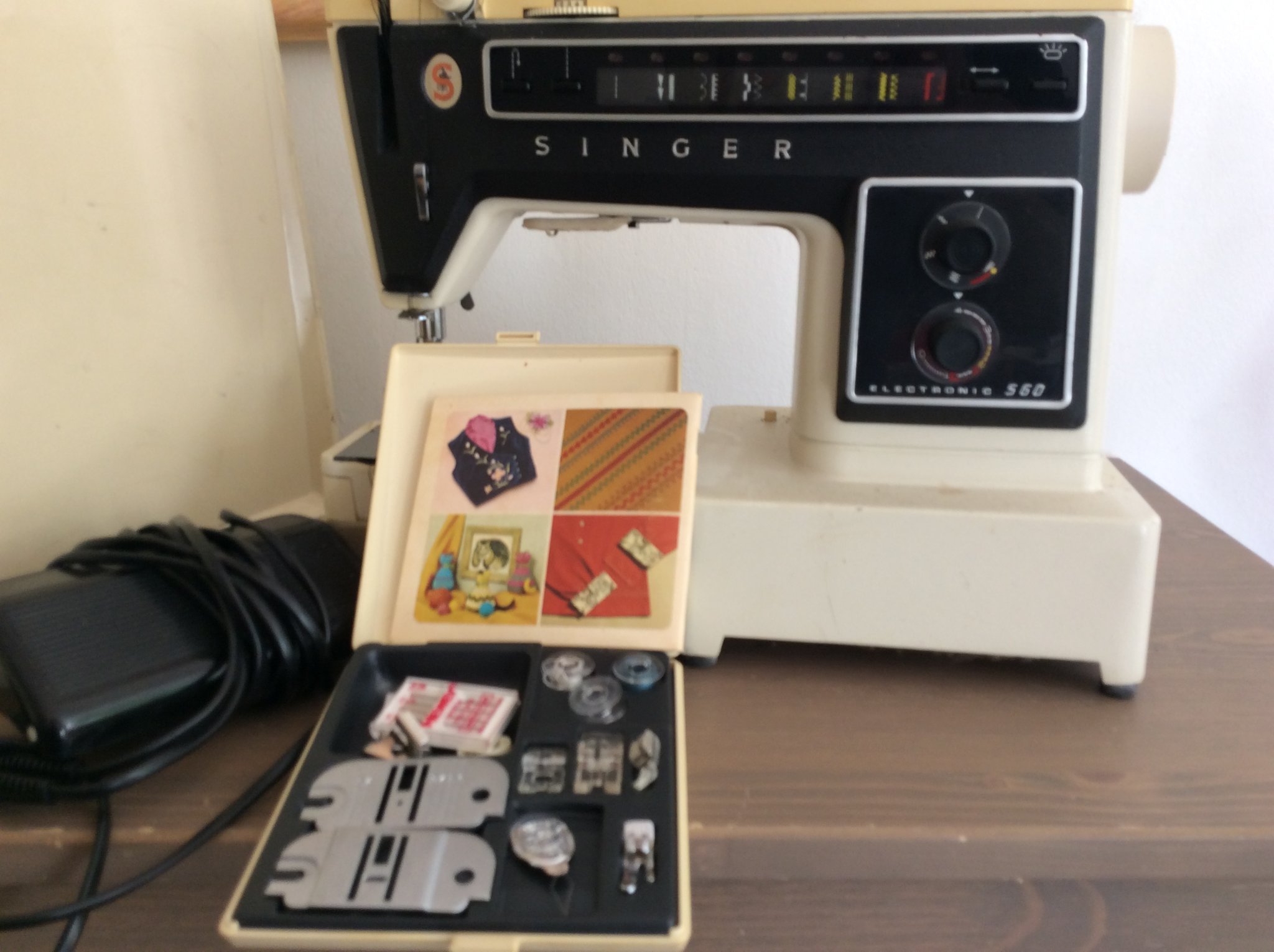 Singer Sewing Machine Electronic 560 Diana (356303826) ᐈ Köp på Tradera