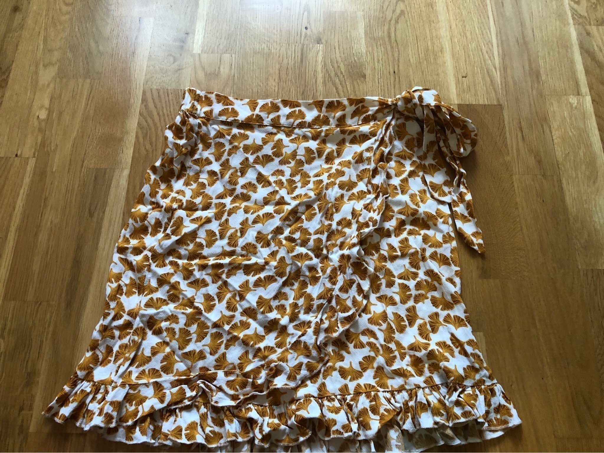 Vila kjol stl 36 fint skick