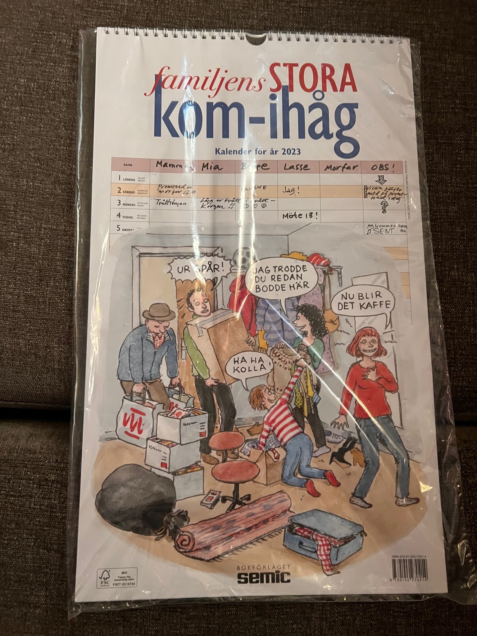 Familjens STORA komihågkalender 2023 Köp på Tradera (575007659)