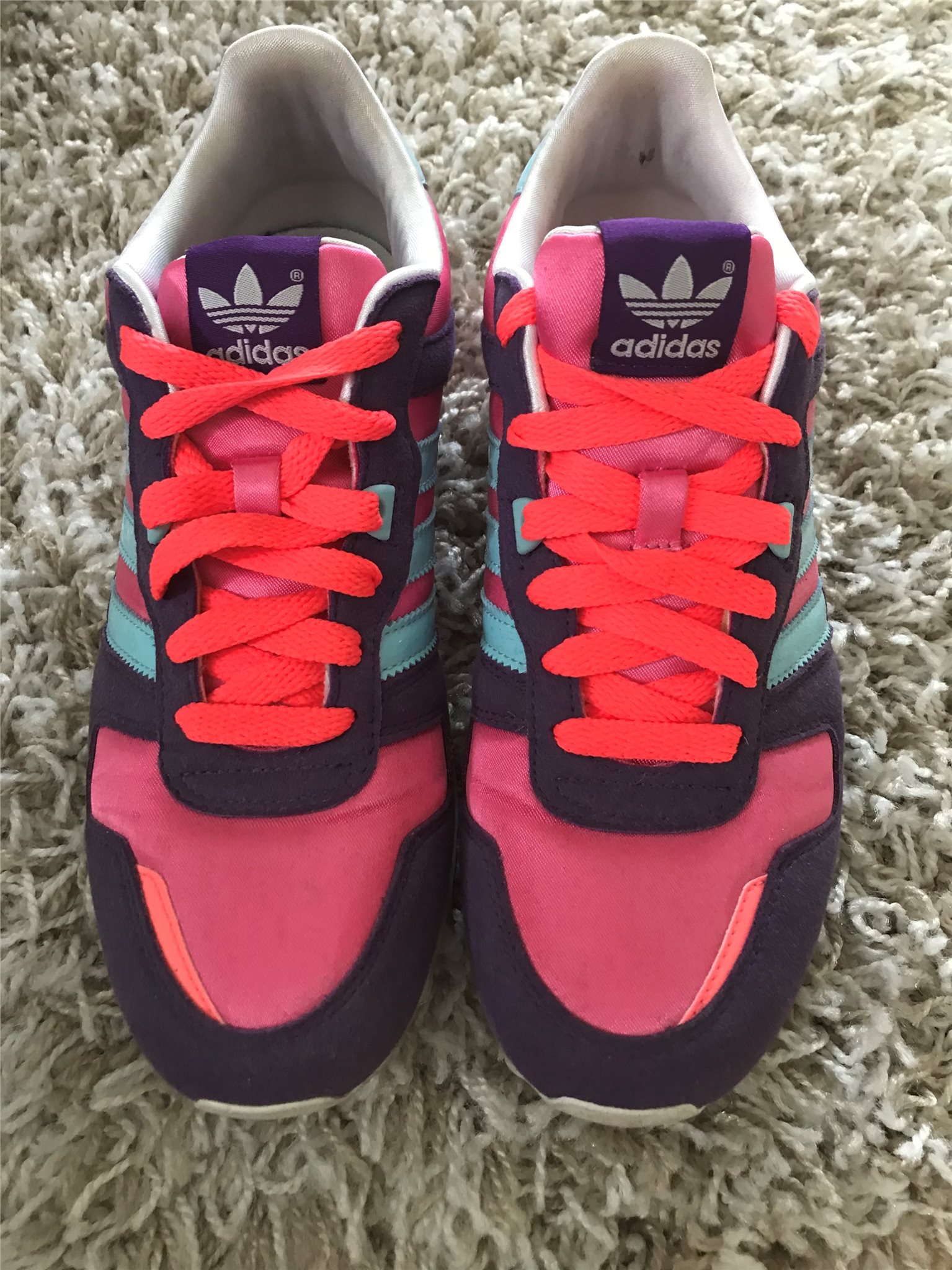 färgglada adidas skor färgglada adidas skor