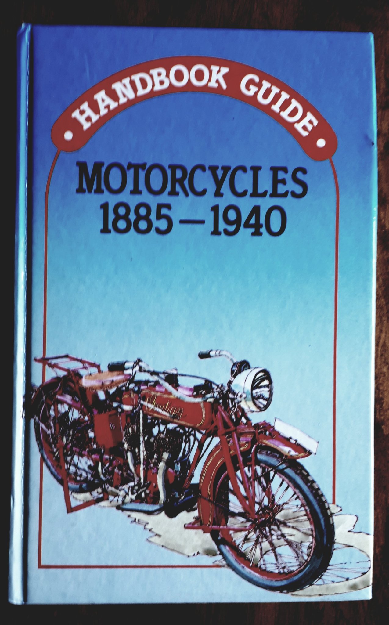 Motorcycles 1885 1940, Handbook guide, 224 .. (413017502) ᐈ Köp på