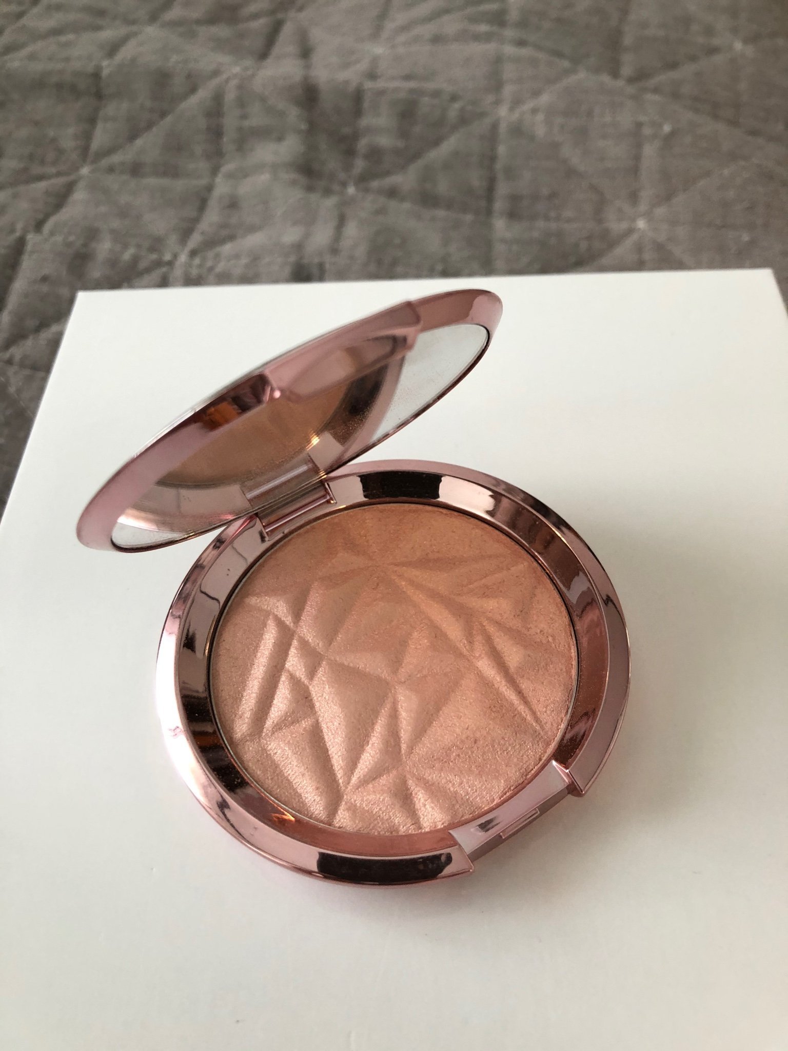 Becca Highlighter (404176543) ᐈ Köp på Tradera