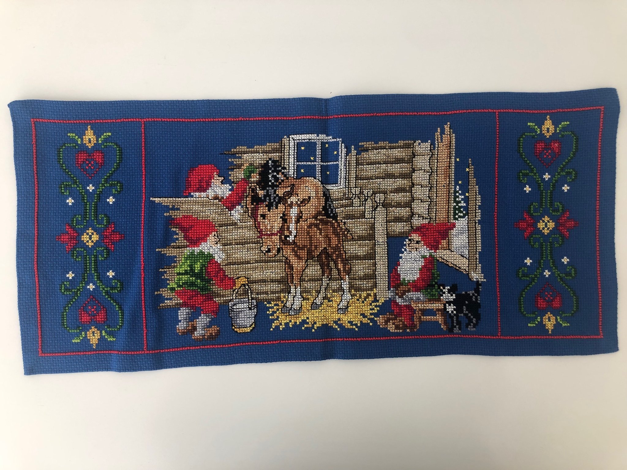 Julbonad väggbonad korsstygn jul retro julmotiv tomte