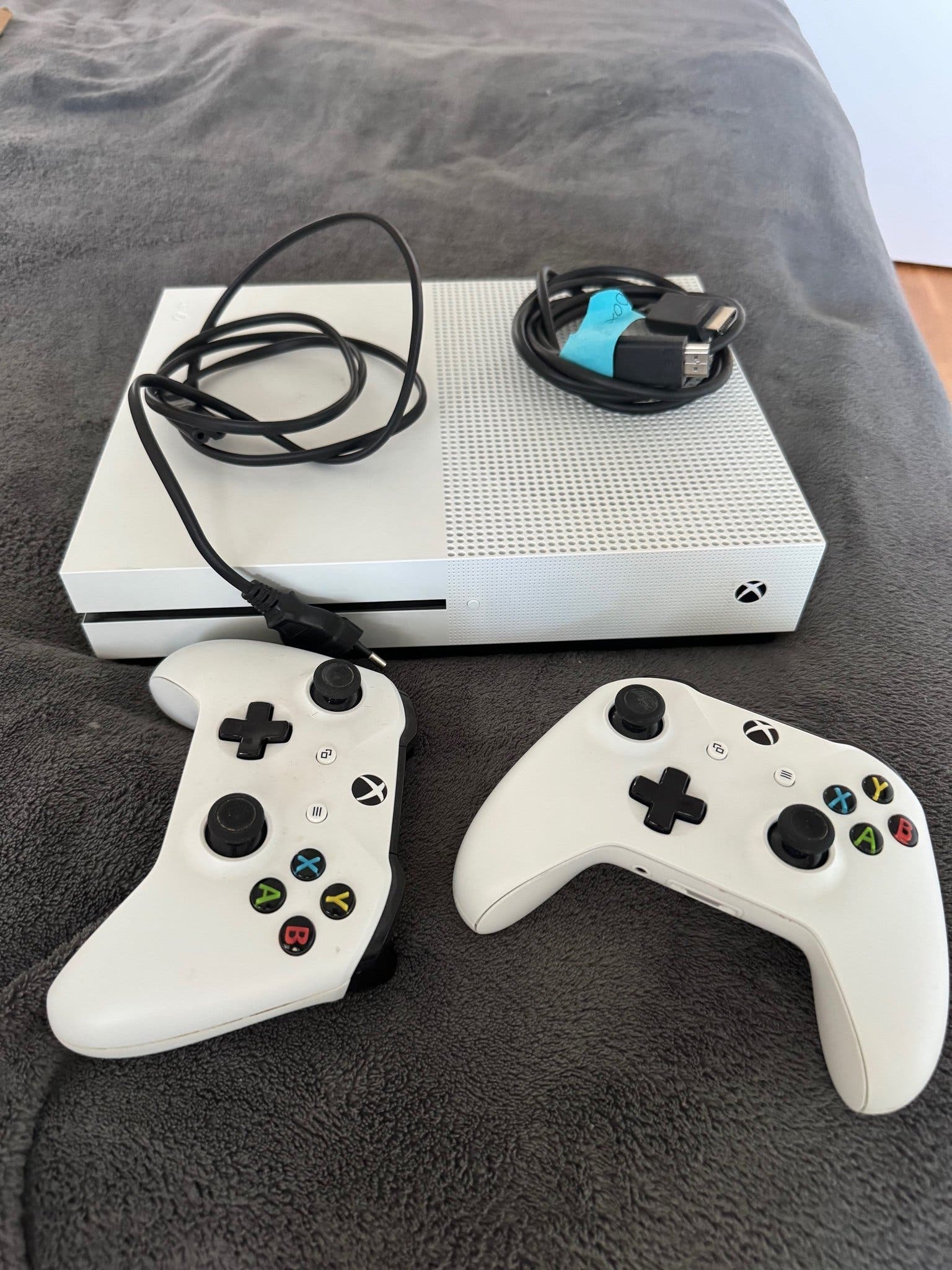 Microsoft Xbox One S