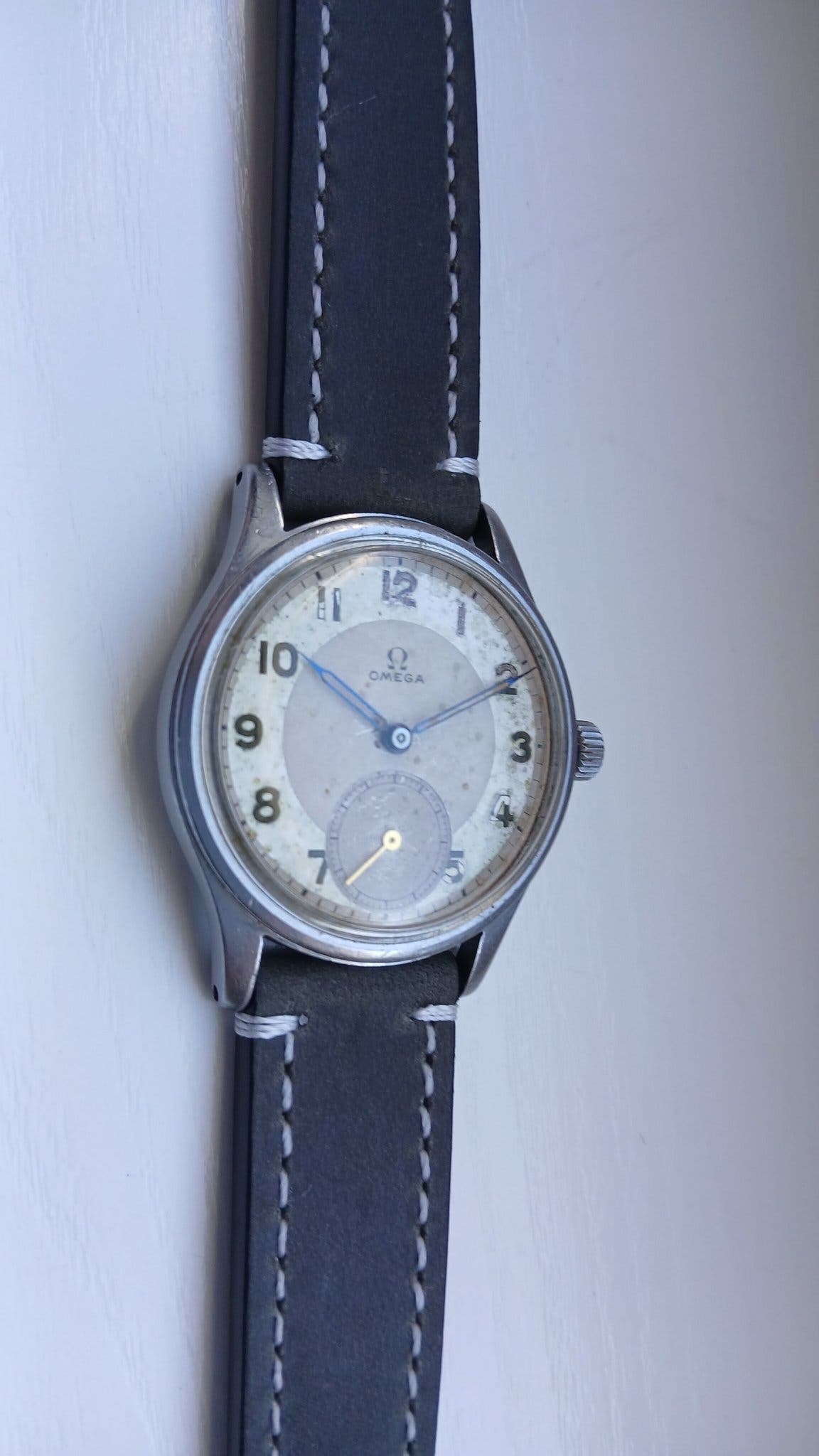 Omega mechanical watch model 30 T2 from 1944