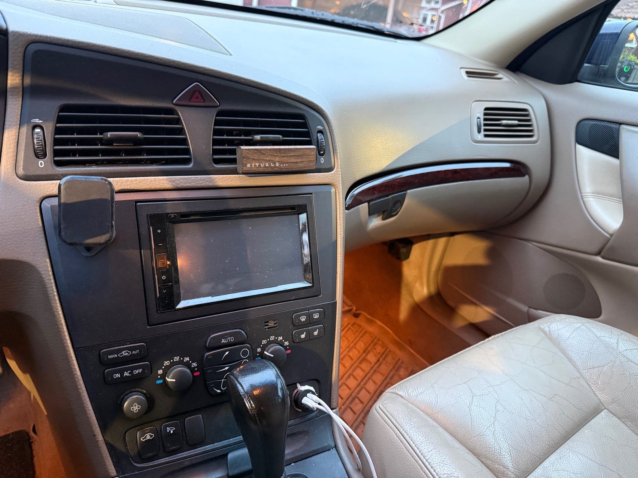 Volvo S60 2.5T AWD Automatic, 210hp, 2004