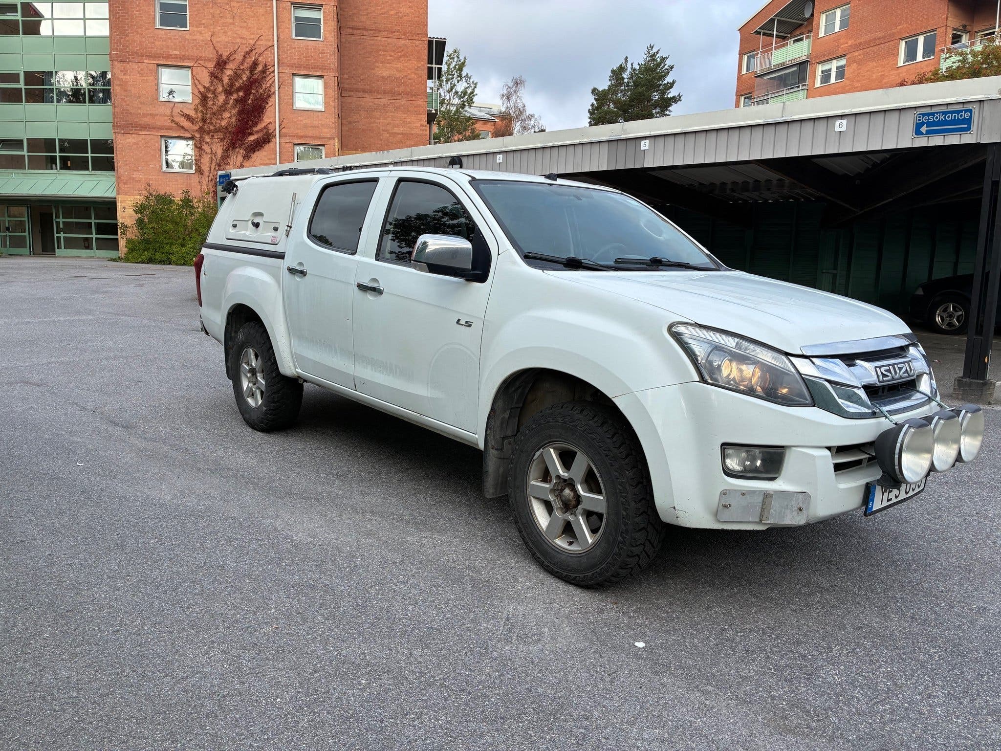 Isuzu D-Max Crew Cab 2.5 4WD Automatic, 5-trins, 163ps, 2016