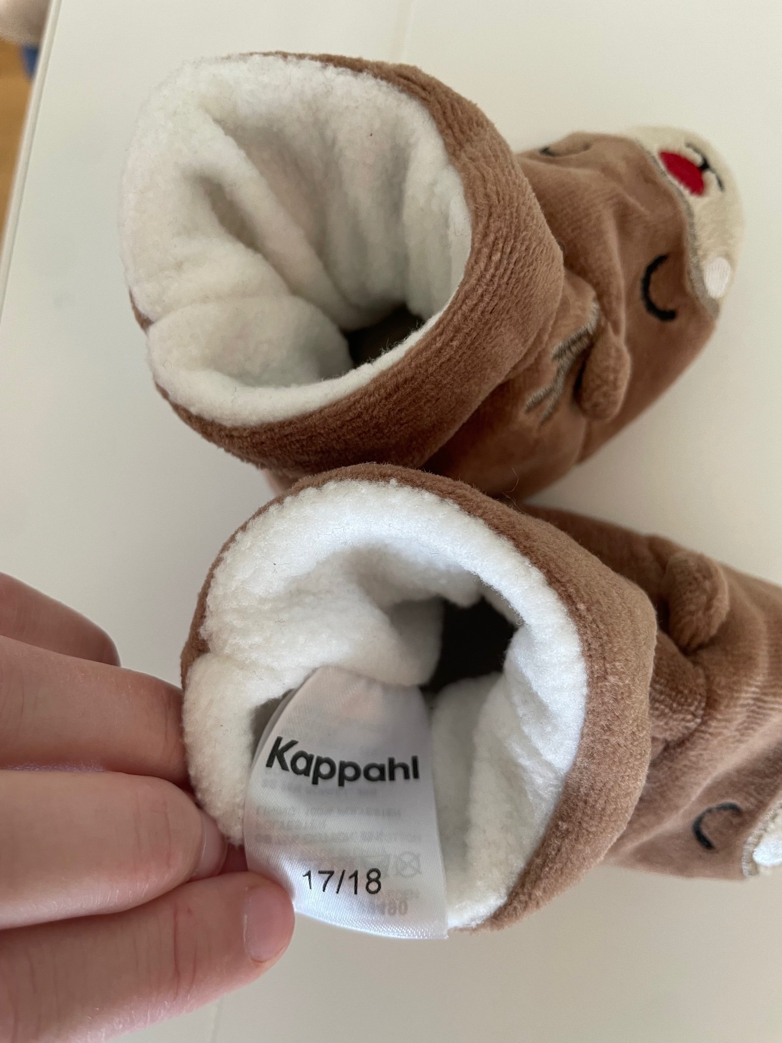 NYA jul tofflor / tossor stl 17/18 Kappahl Köp på Tradera (609246658)