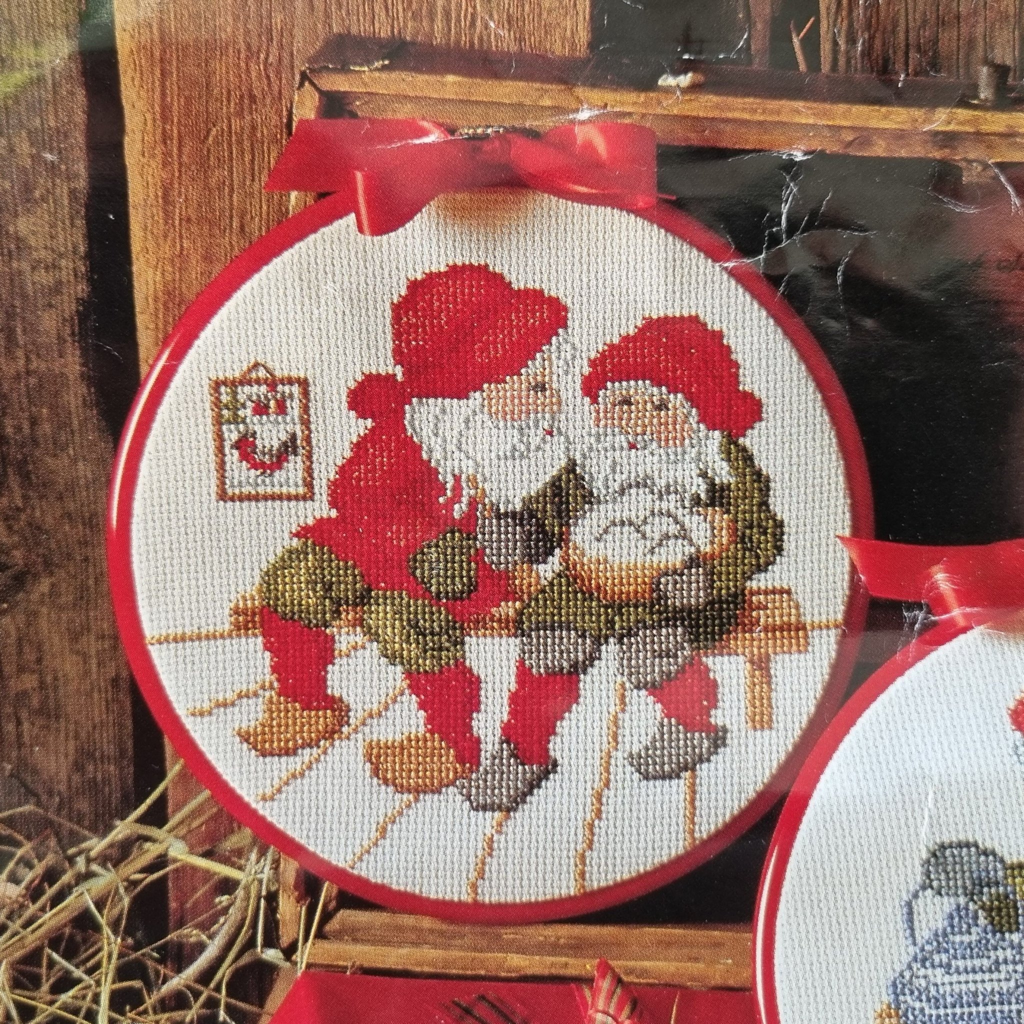 Ljuvligt broderi / broderisats / korsstygn JULG.. Köp på Tradera (564493323)