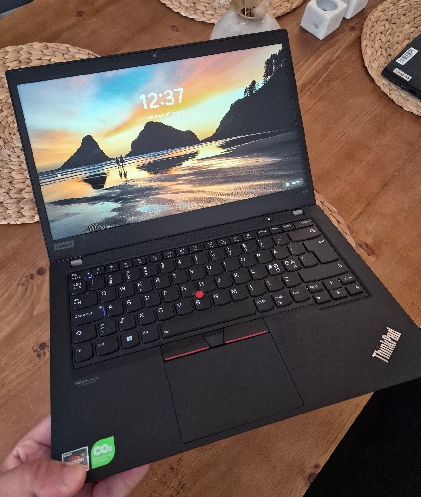 Lenovo Lenovo ThinkPad T14 Gen 2 Kraftfull & välvårdad arbetsdator