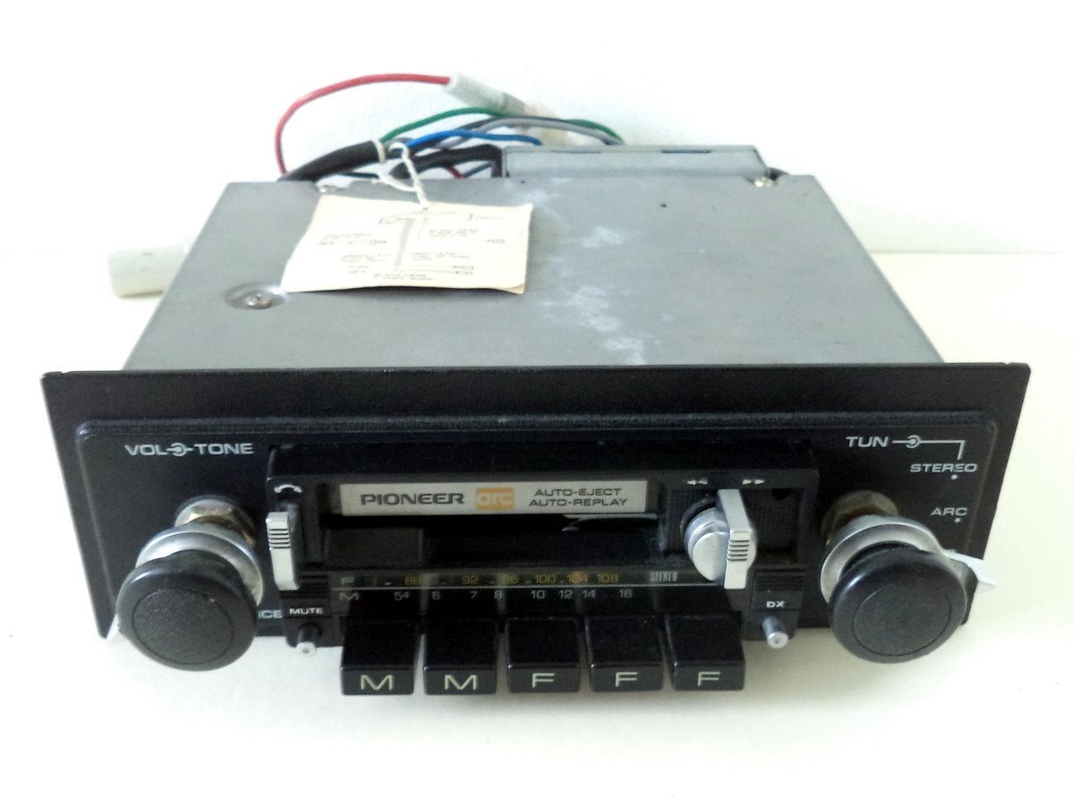 Pioneer KP9000 retro bilradio med kassettspelare på