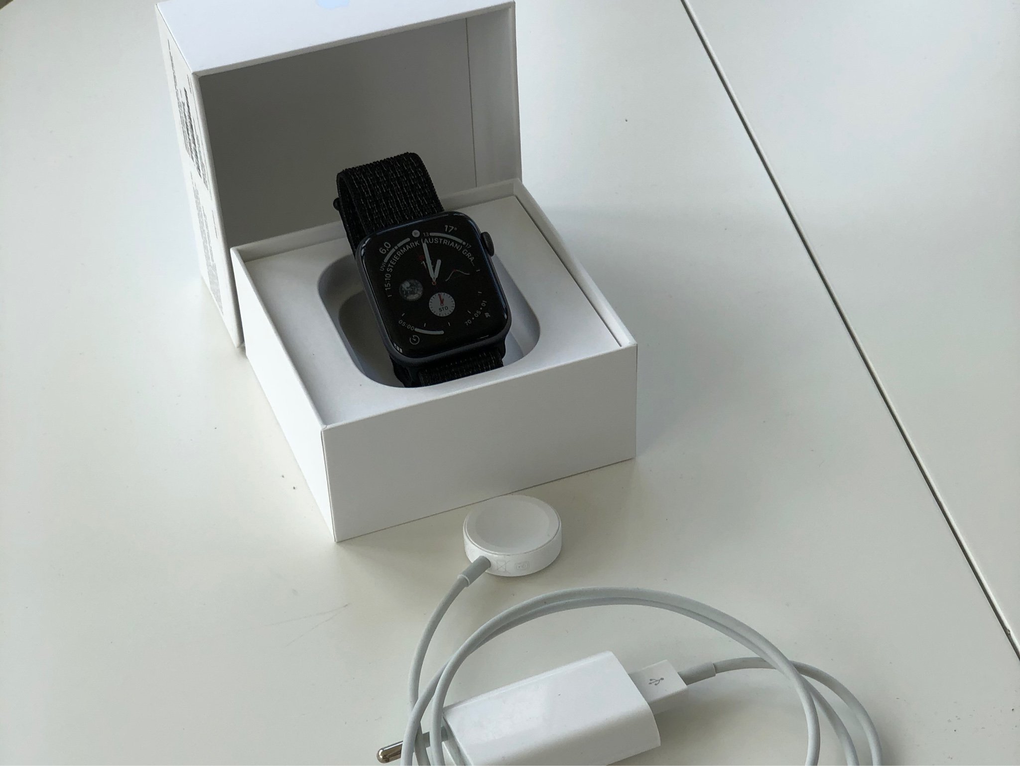 Apple Watch Series 4 - 44 mm, GPS+Cellular, Nys.. (407916527) á Köp pÃ¥ Tradera
