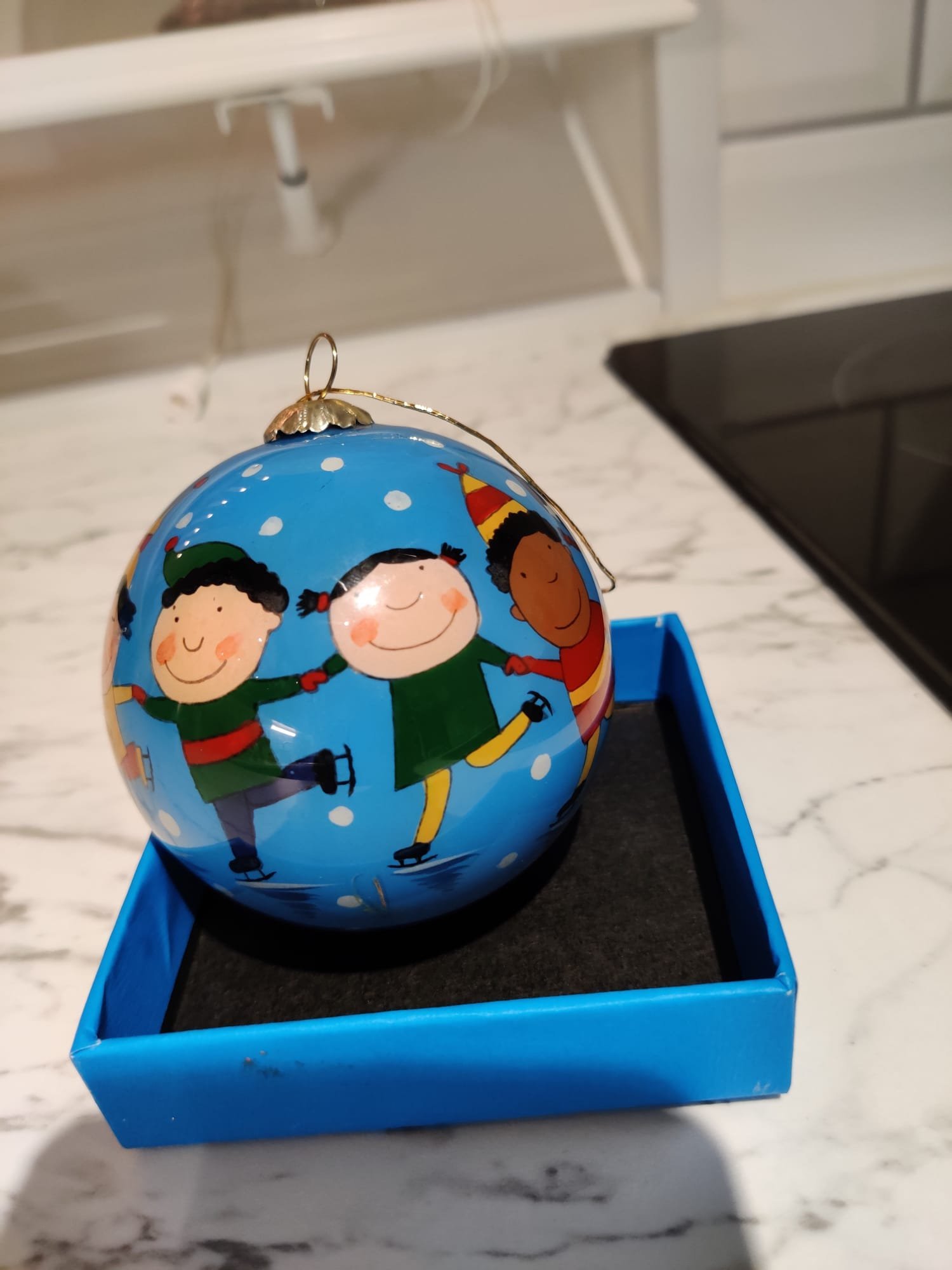Julkula UNICEF Världens barn åker skridskor Han.. Köp på Tradera
