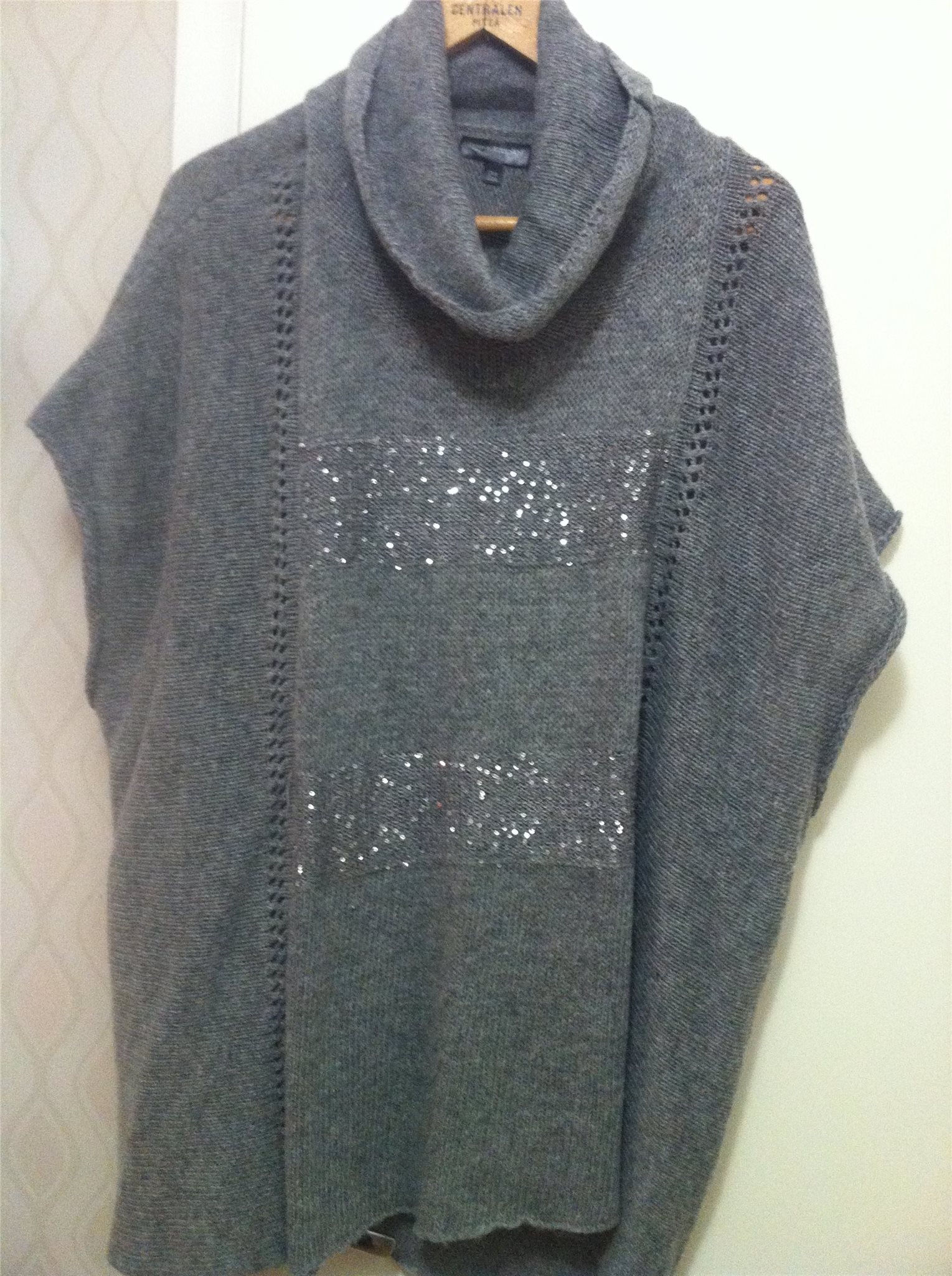 tröja + poncho strl One size. size. size. e68182 tröja + poncho strl One size. size. size. e68182