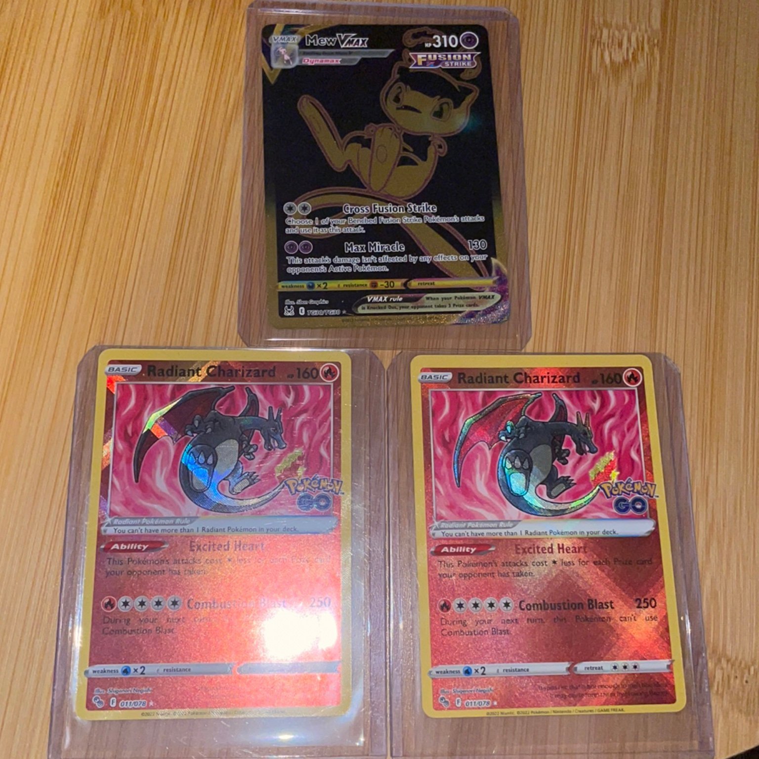2 Radiant Charizard och 1 mew Vmax pókemonkort | Köp på Tradera (604472111)