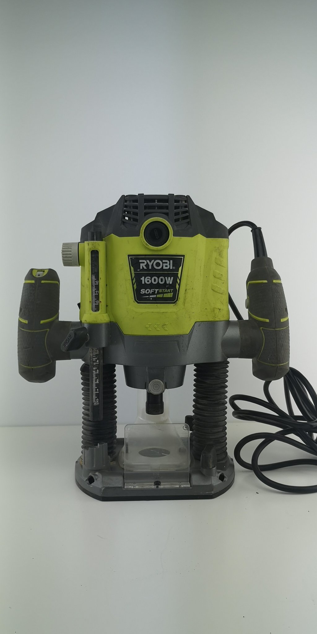 Handöverfräs, Ryobi RRT1600 | Köp från UniShop på Tradera (560102711)