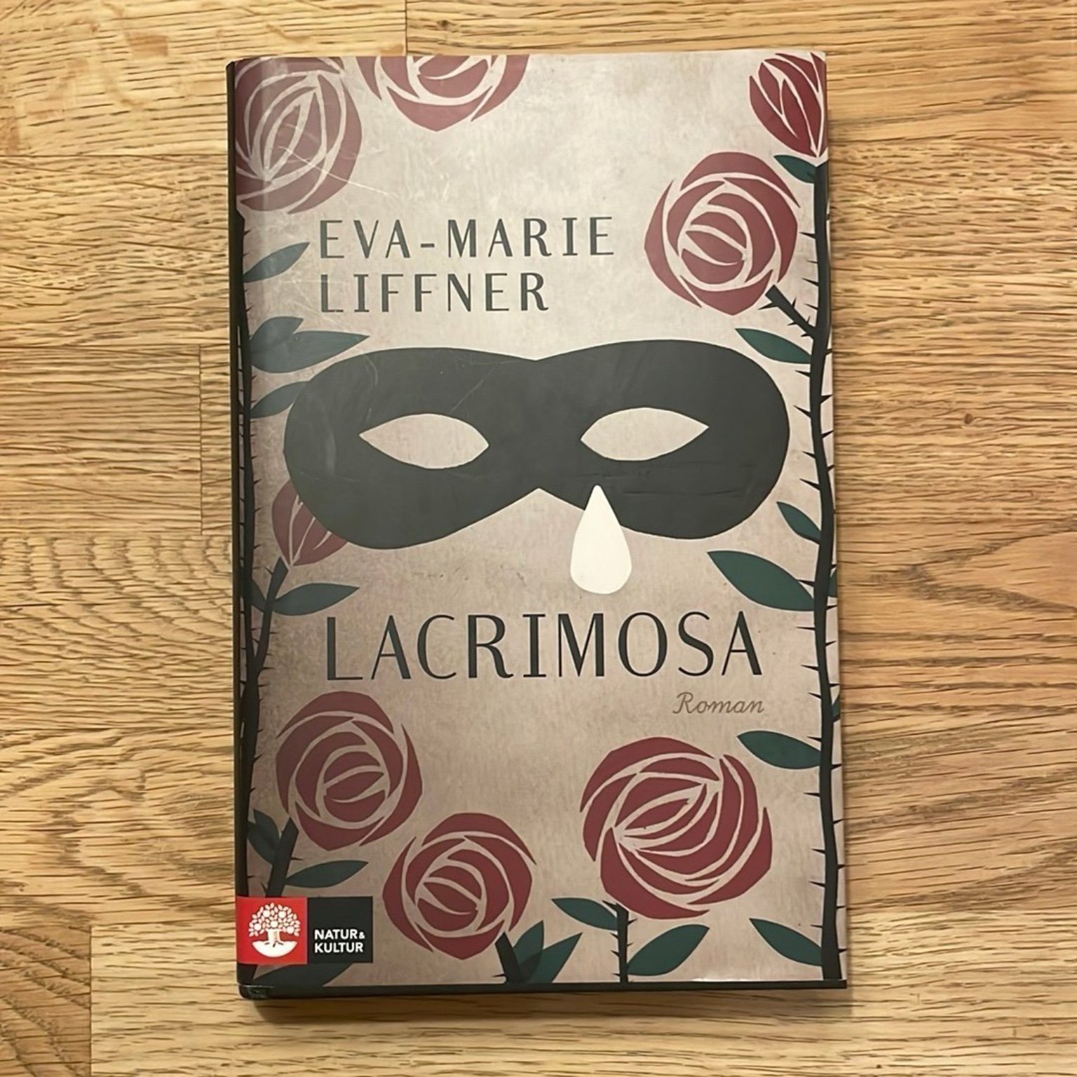 Lacrimosa - Roman av Eva-Marie Liffner | Köp på Tradera (726543785)