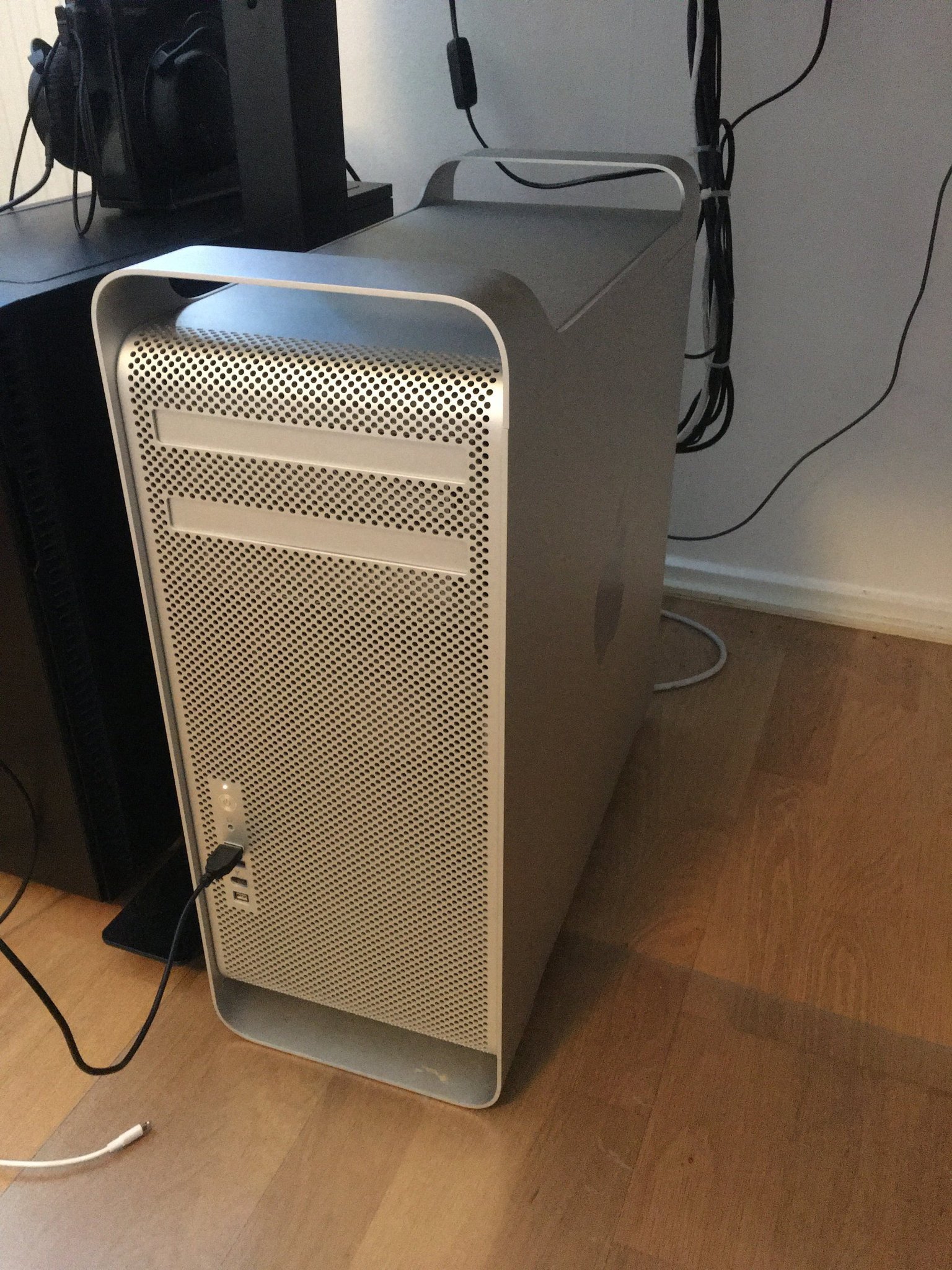 6 cores mac mini faster 8 core mac pro