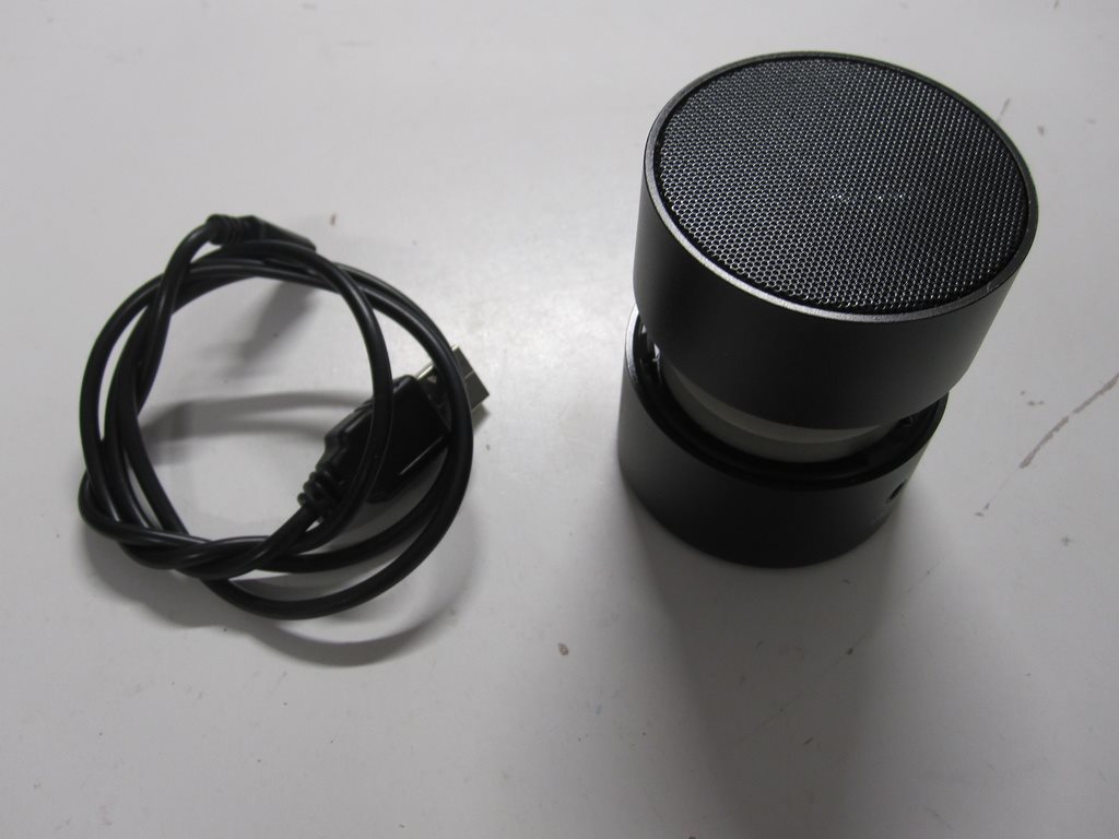 Bassboomz Portable Bluetooth Speaker (293081234) ᐈ trippolo på Tradera