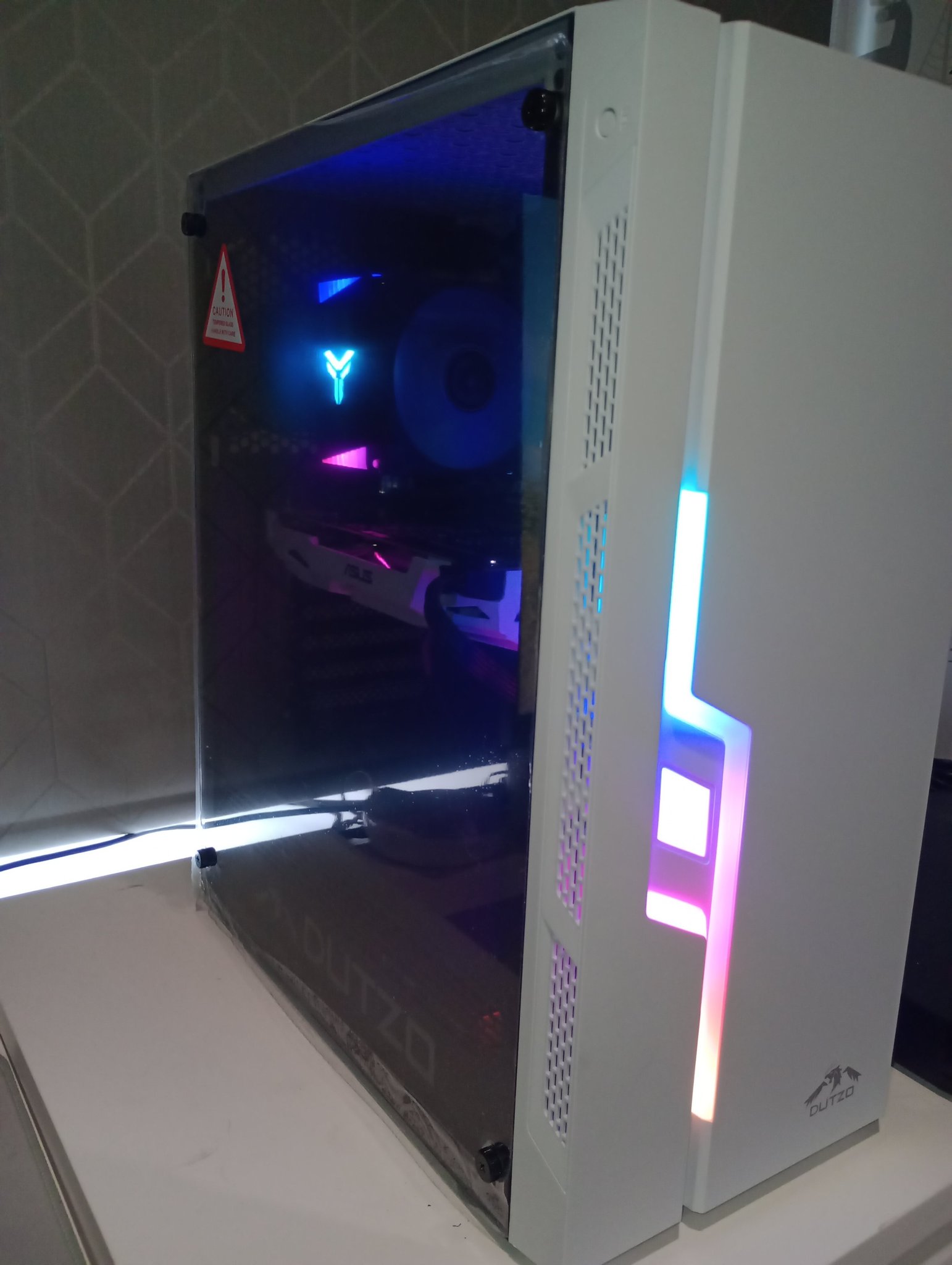 Se produkter som liknar Gaming/spel dator. på Tradera (570401924)