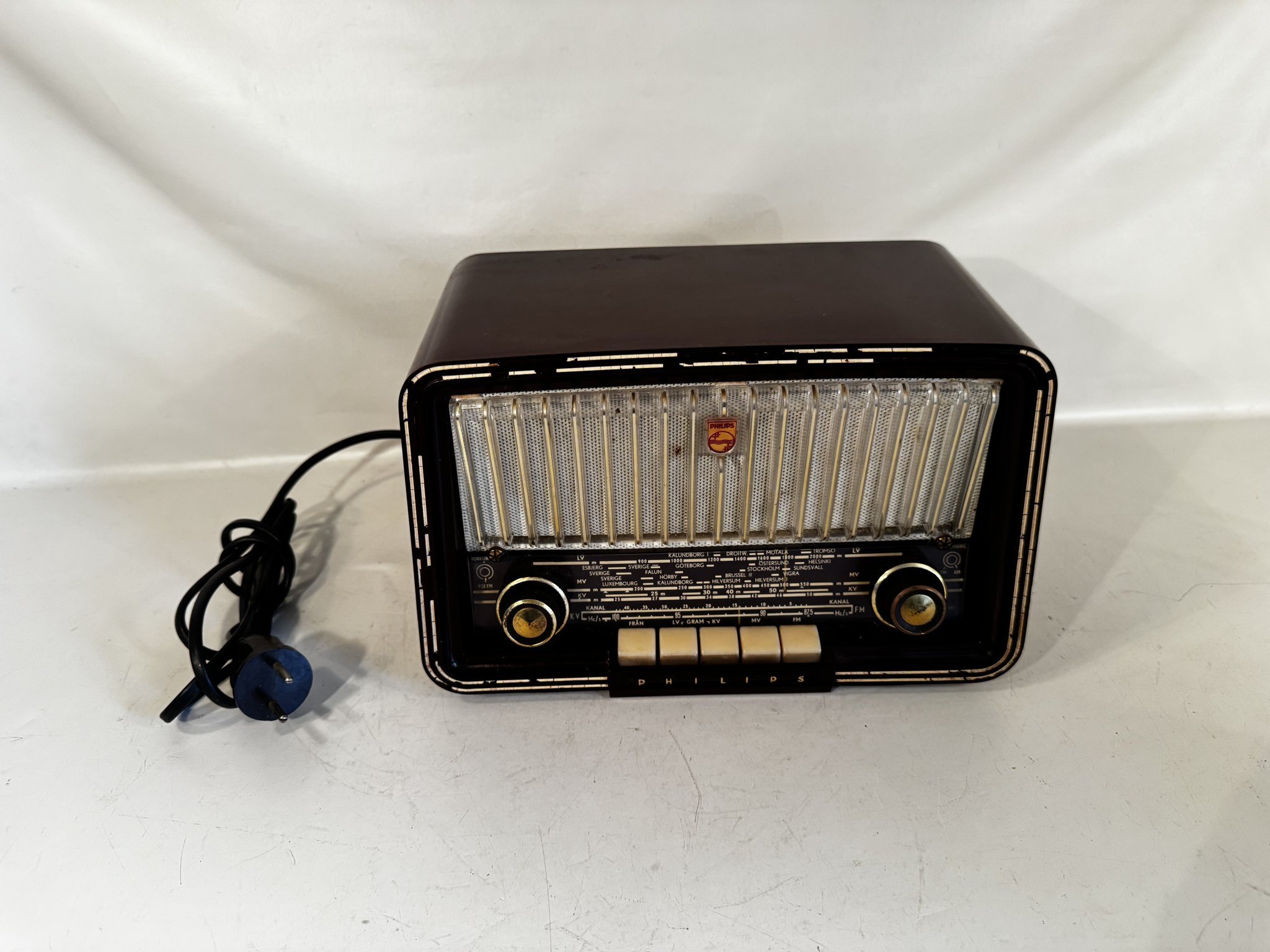 ÄLDRE VINTAGE RADIO PHILIPS BX372U/69 I BAKELIT RETRO DESIGN 1940/50-TAL