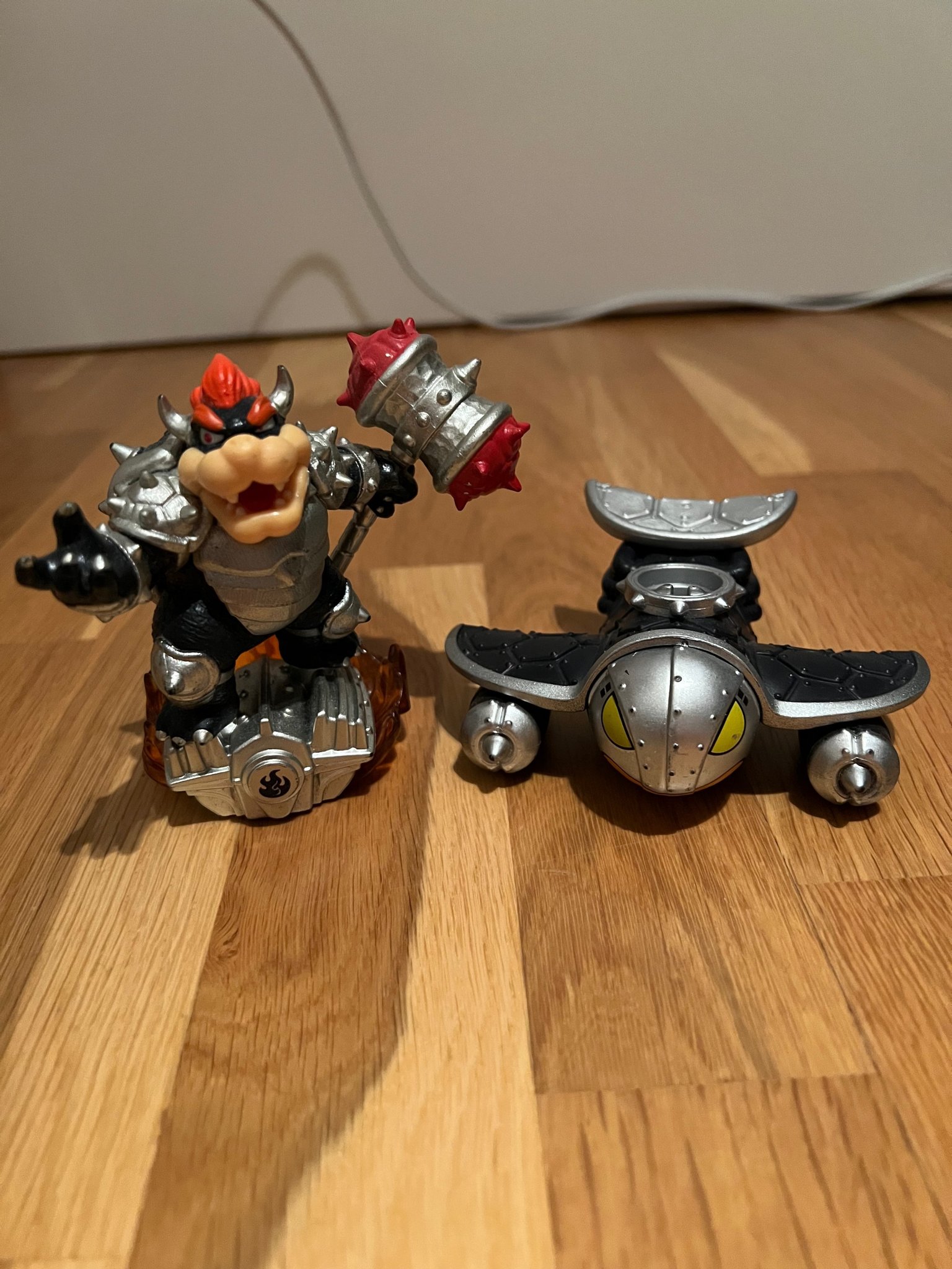 Dark Hammer Slam Bowser & Clown Cruiser Skyland.. Köp på Tradera