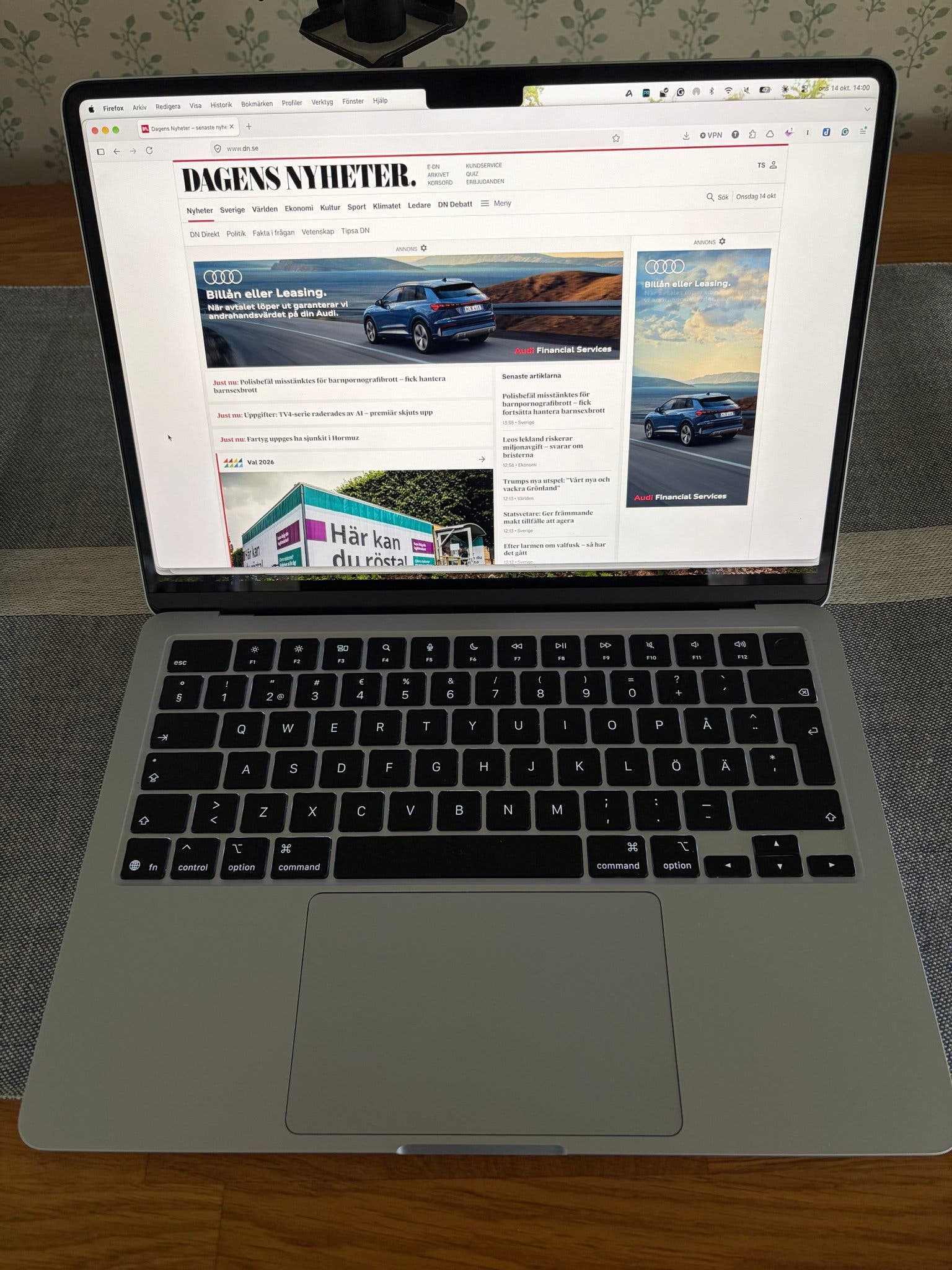 MacBook Air 13 Zoll mit M4 Chip und 16 GB RAM in Himmelblau