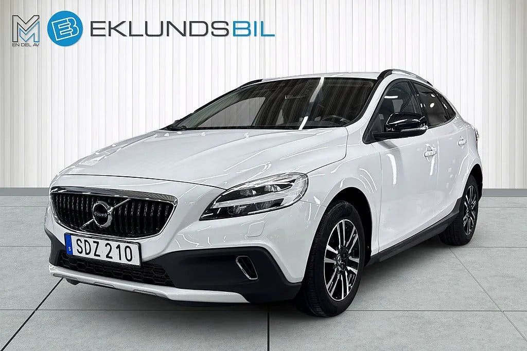 Volvo V40 Cross Country D2 Geartronic 2017 mit 120 PS