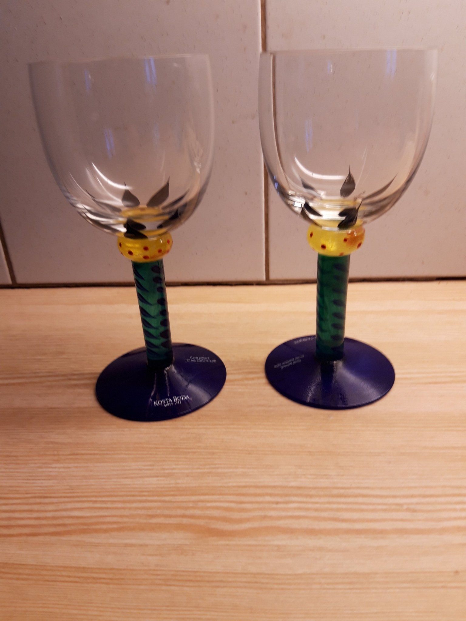 2 st vinglas "PalmTrees" Kosta Boda Ken Done. (426629788) ᐈ Köp på Tradera