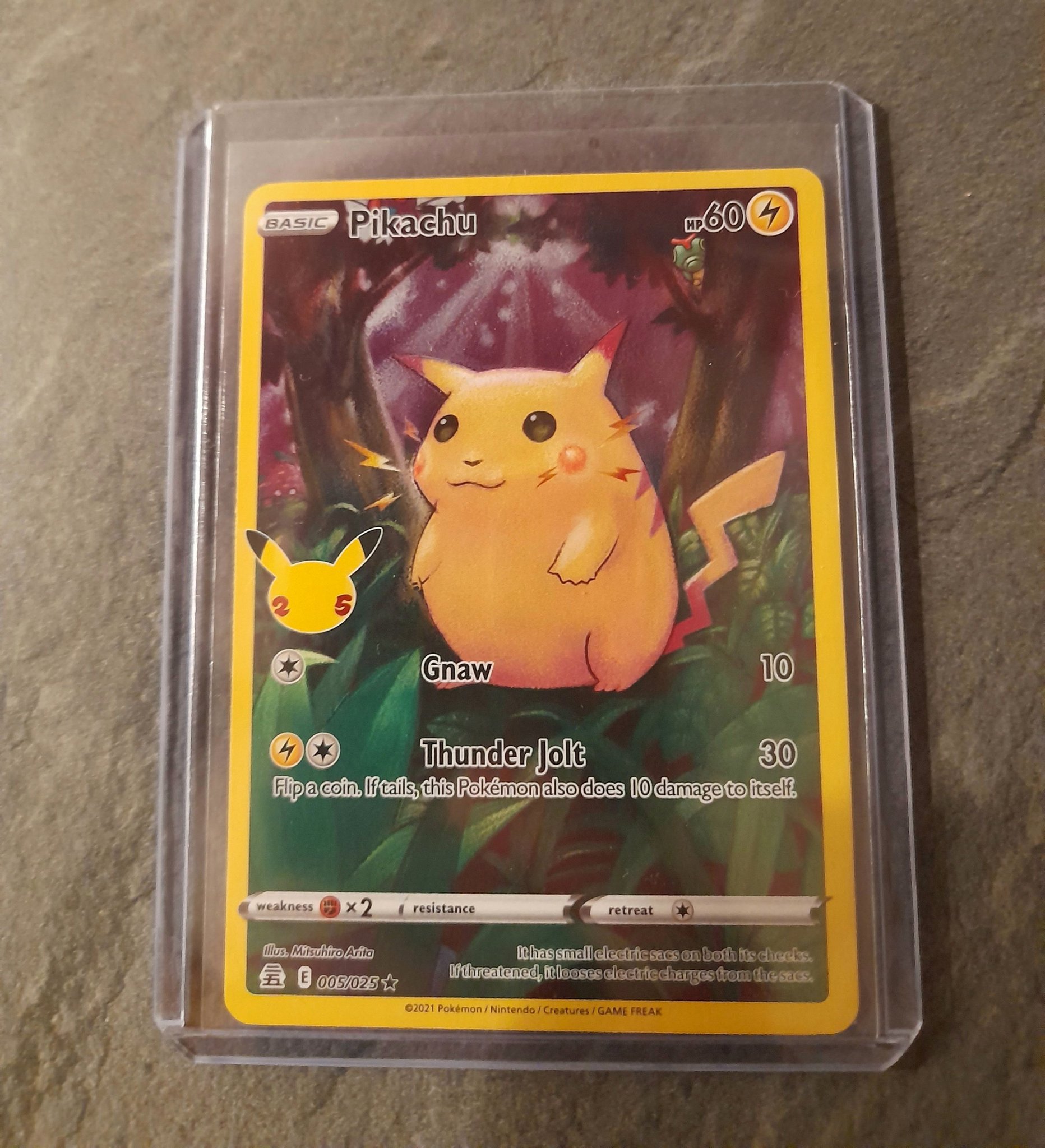 Pikachu 2021 celebration Full art Holo rare! Gr.. Köp på Tradera