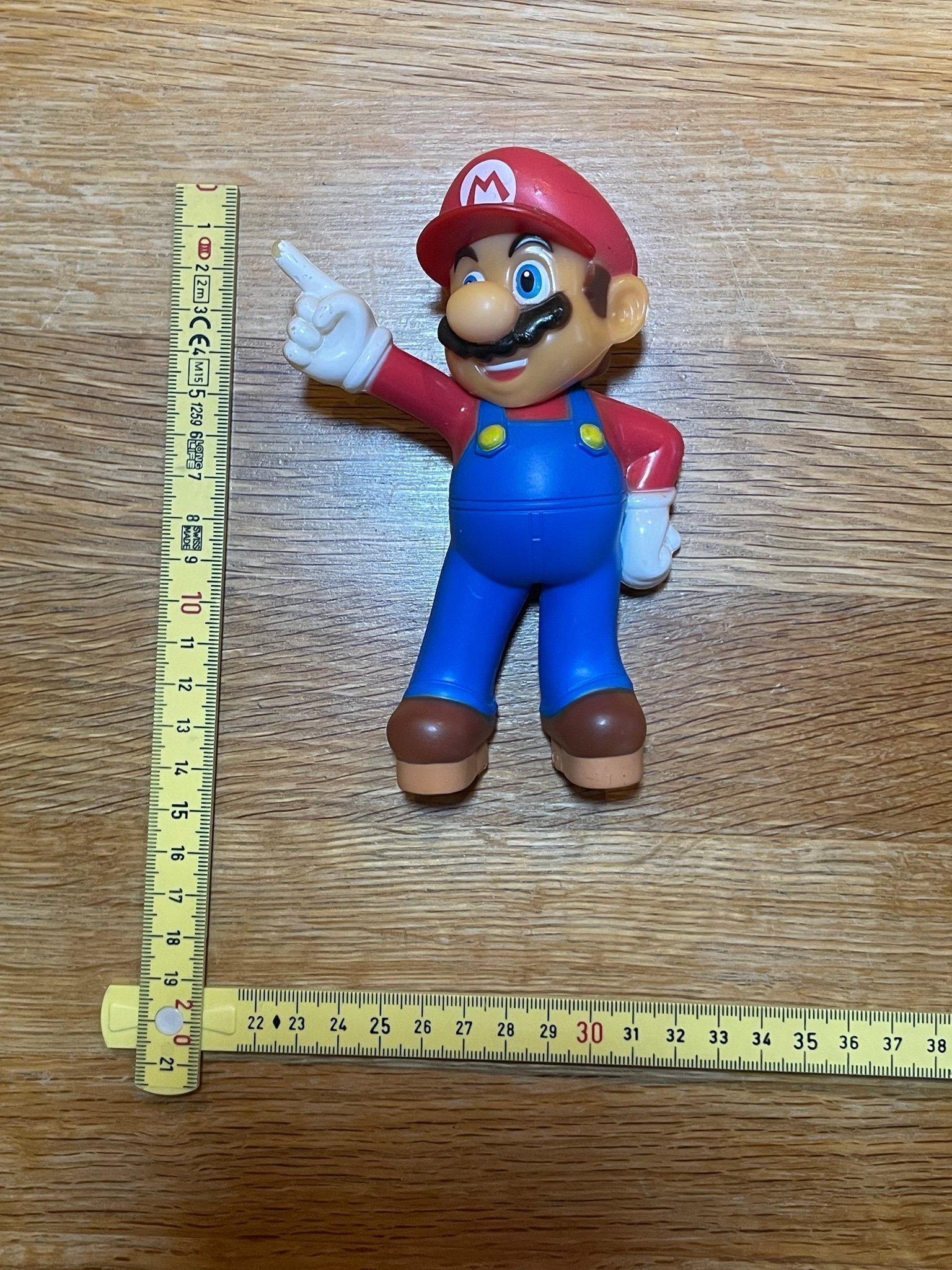 1 FIGUR SUPER MARIO LÄS BESKRIVNINGEN