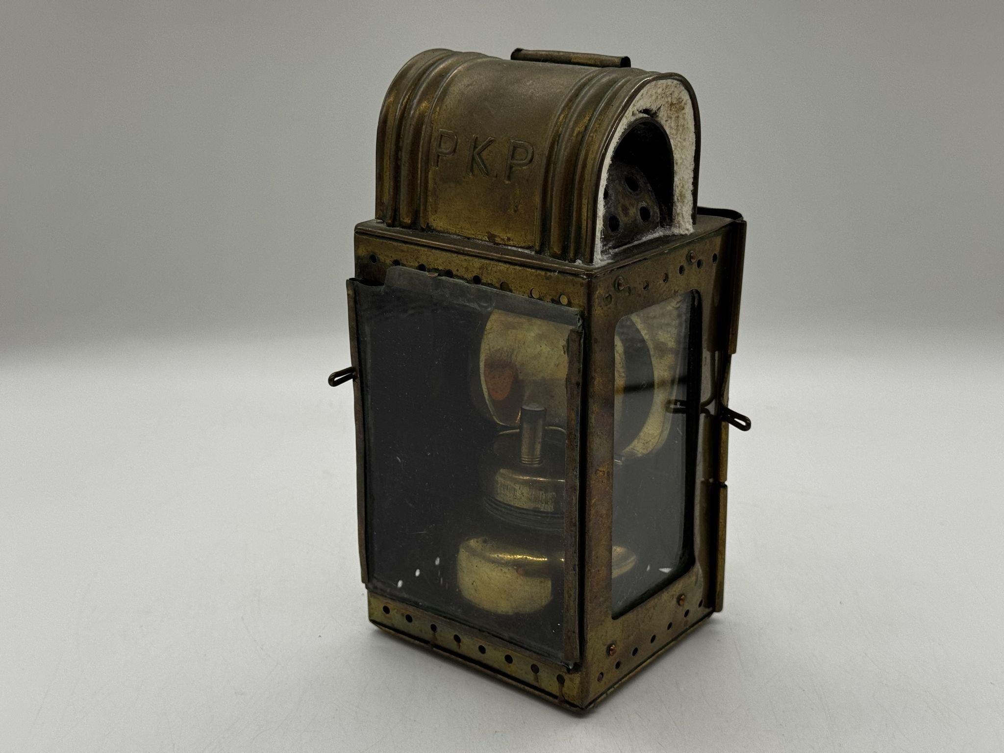 ÄLDRE KARBID LYKTA / STINS LYKTA I MÄSSING &amp; GLAS P.K.P W PYTLASINSKI WARSZAWA