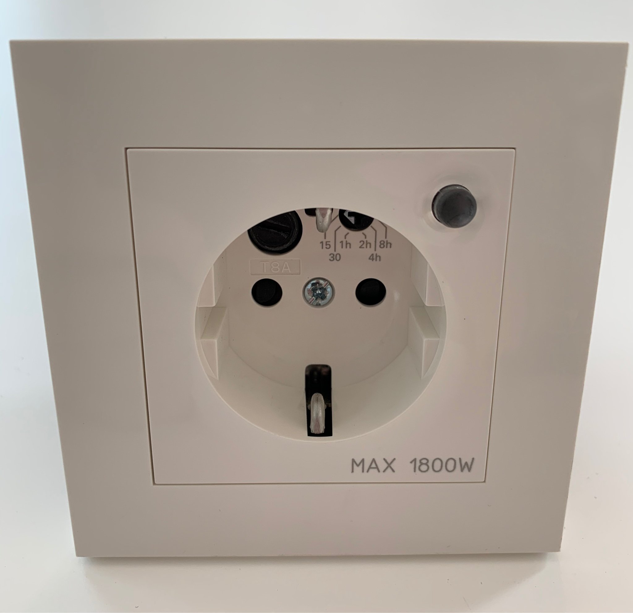 ELKO Vägguttag med Timer 1800W (408351077) ᐈ Köp på Tradera