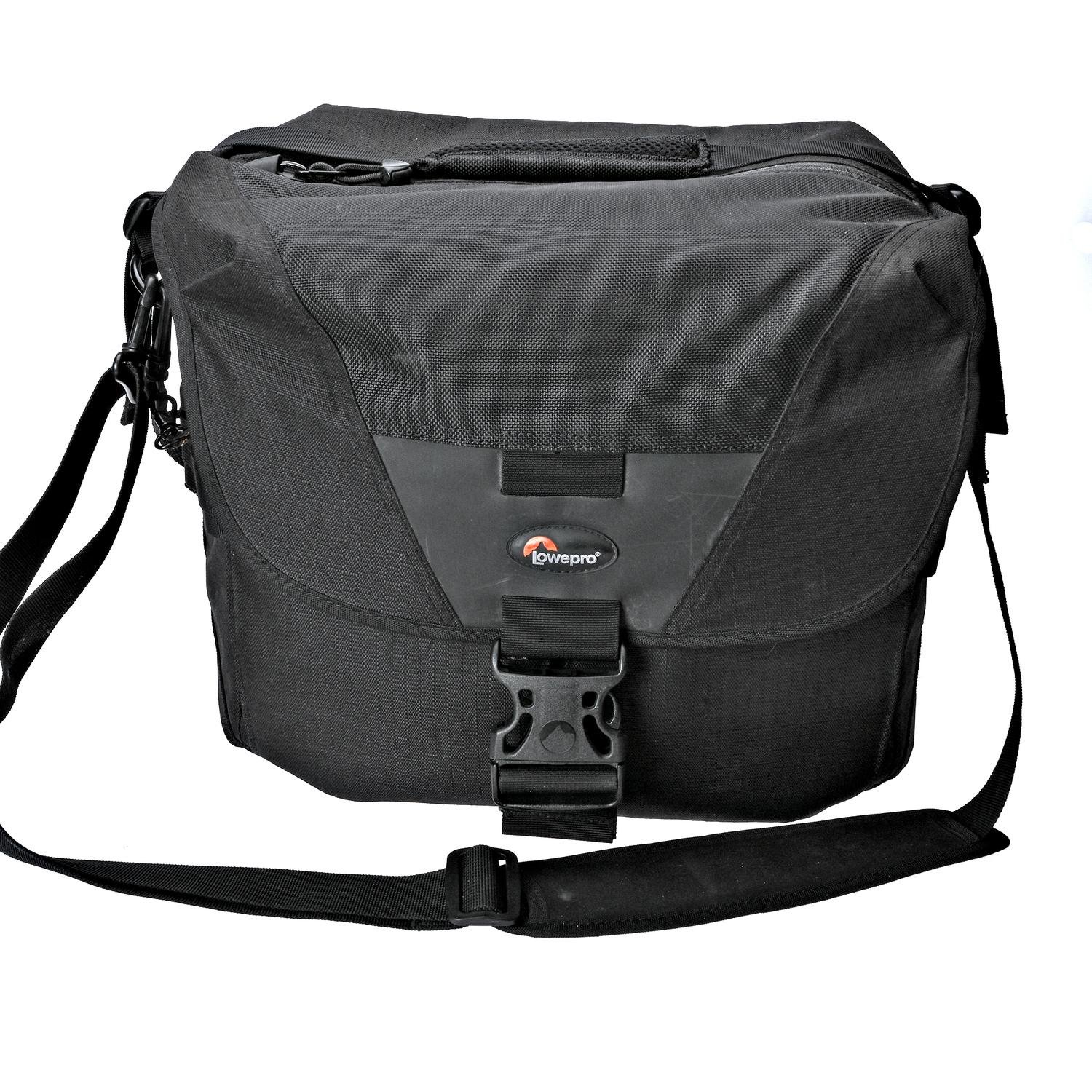 Se produkter som liknar Lowepro Stealth Reporter D40.. på Tradera ...