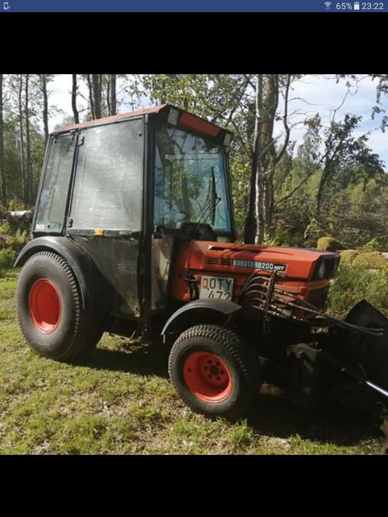 Kubota B8200 HST mini tractor 4 wheel drive tra.. (355795463) ᐈ Köp på