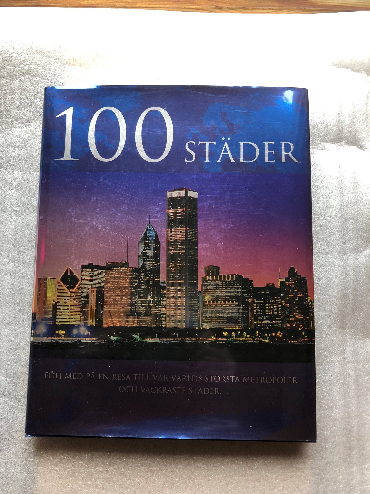 100 100 100 städer , ISBN 978-1-4054-9909-5 877a55 100 100 100 städer , ISBN 978-1-4054-9909-5 877a55