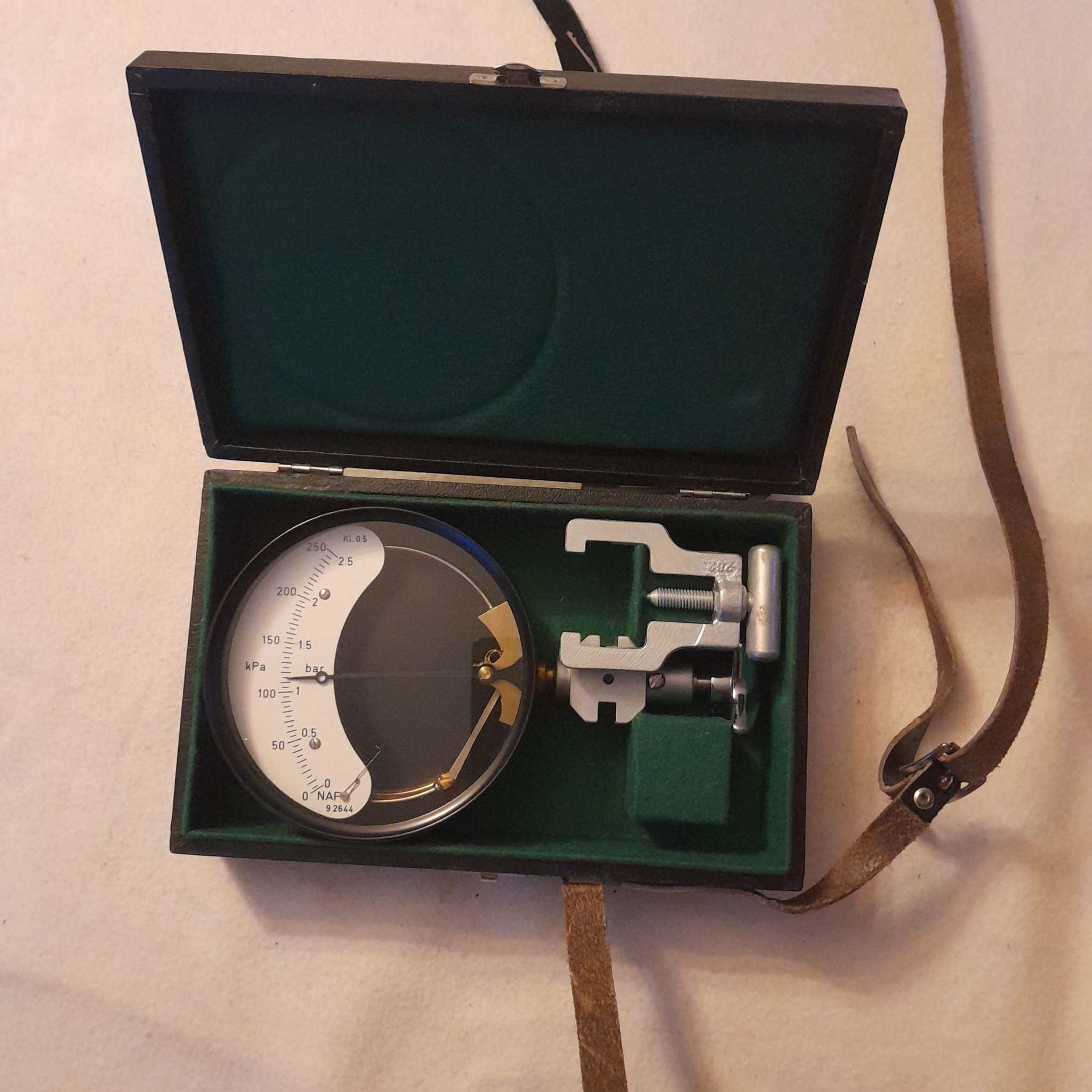 Se produkter som liknar Manometer NAF 0250 kPa/02,5.. på Tradera