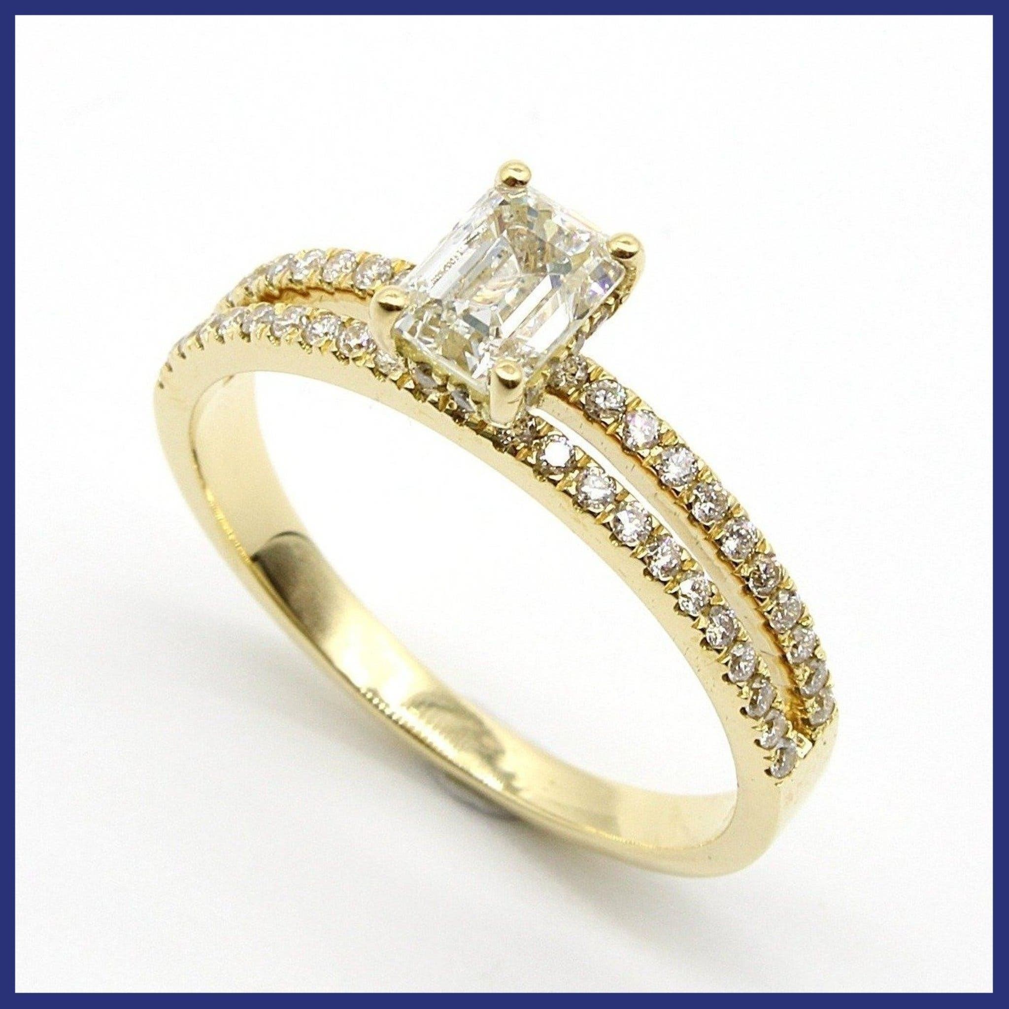 Ring, 18K guld, solitär/pavé, naturliga diamanter (1,25ctv), GIA certifikat