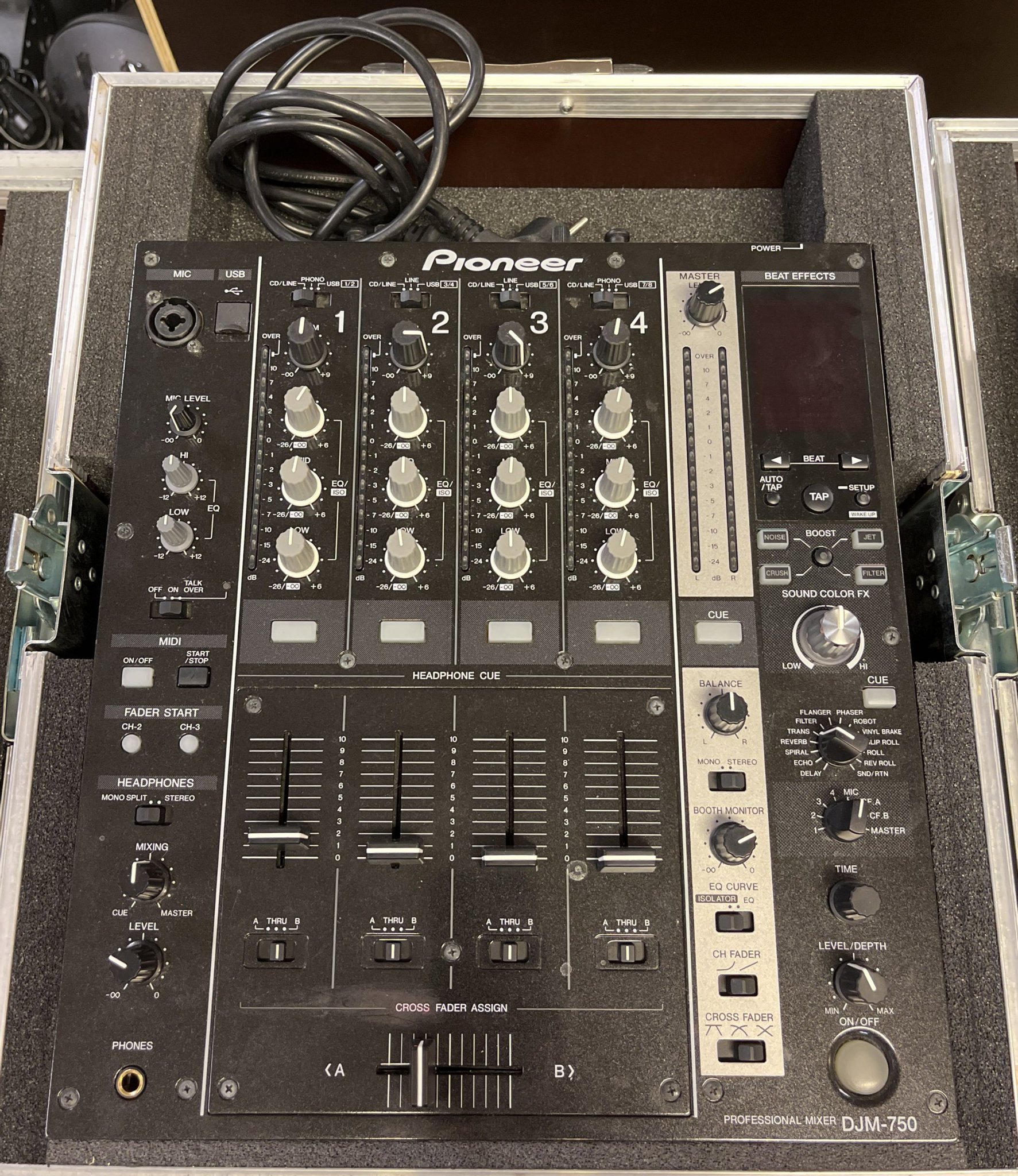Pioneer dj mixer djm750 + flight case Köp på Tradera (599309088)