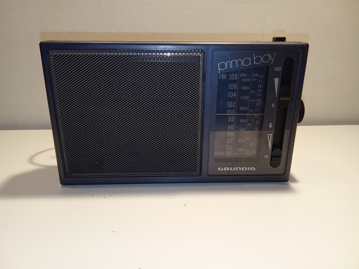RADIO - GRUNDIG Prima Boy 100 - Portable et Vintage EUR 45,00 - FR