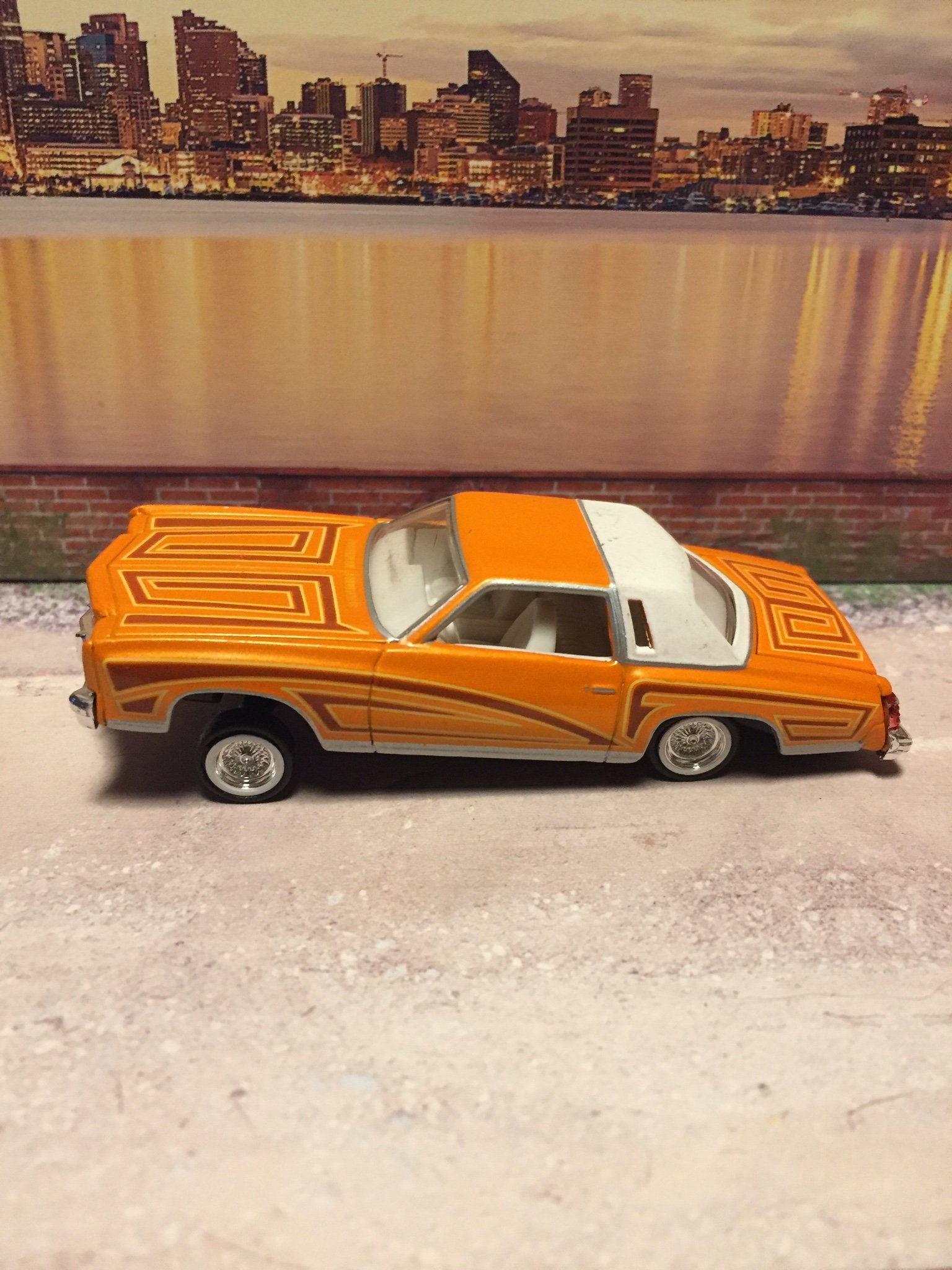 CHEVROLET LOWRIDER MONTE CARLO REVELL 1/64 (387654380) ᐈ Köp på Tradera