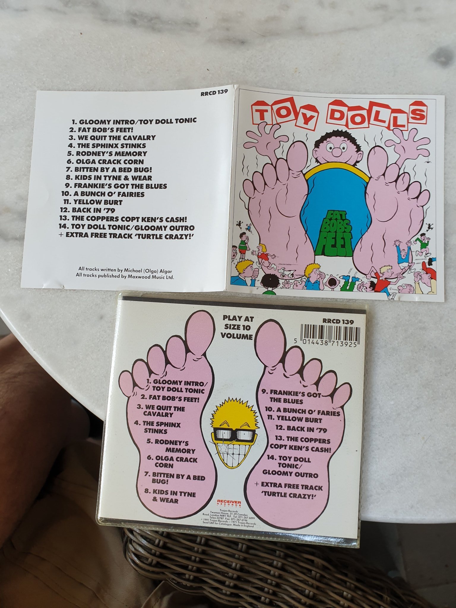 Toy Dolls Fat Bobs Feet CD (406461640) ᐈ Köp på Tradera