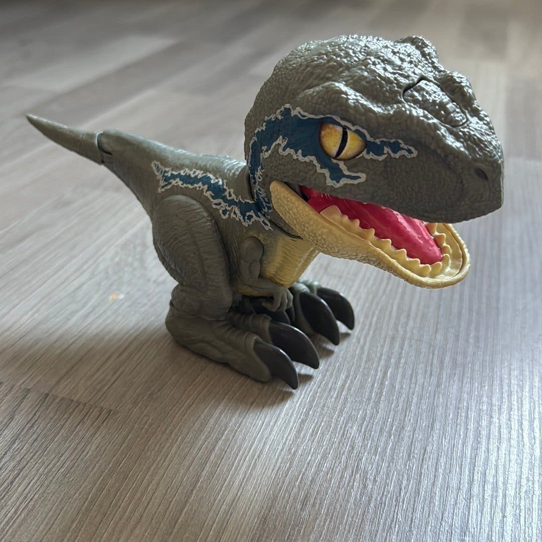 Figurine Jurassic World Mega Roar Velociraptor Blue - Rugissements Et Sons Realistes