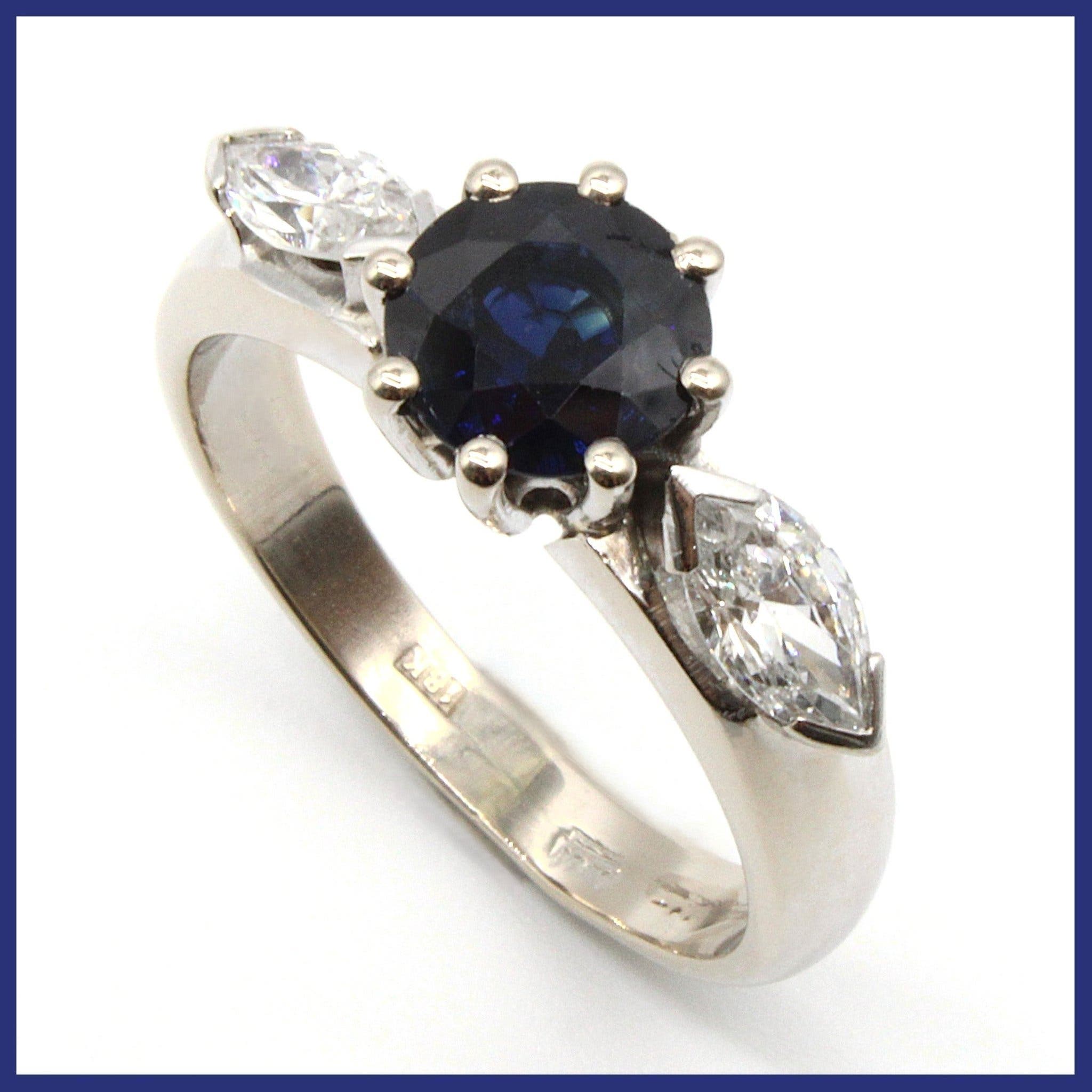 Ring, 18K vitguld, safir/diamanter (ca 1,9ctv, stl 17,7mm), certifikat medföljer