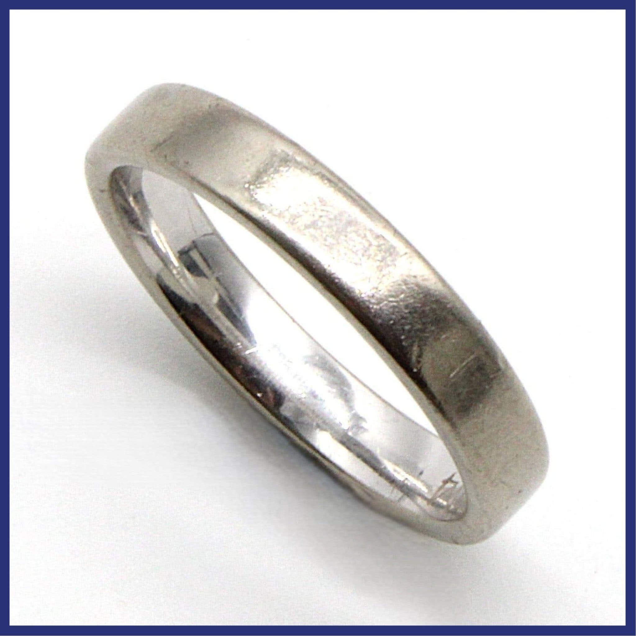 Ring, 18K vitguld, slät design (vikt 7,27g, stl 19,7mm)