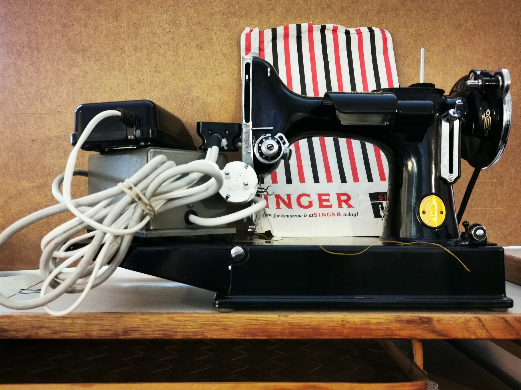 VINTAGE SIMANCO 45713 SINGER FEATHERWEIGHT SEWI.. (432039824) ᐈ Köp på