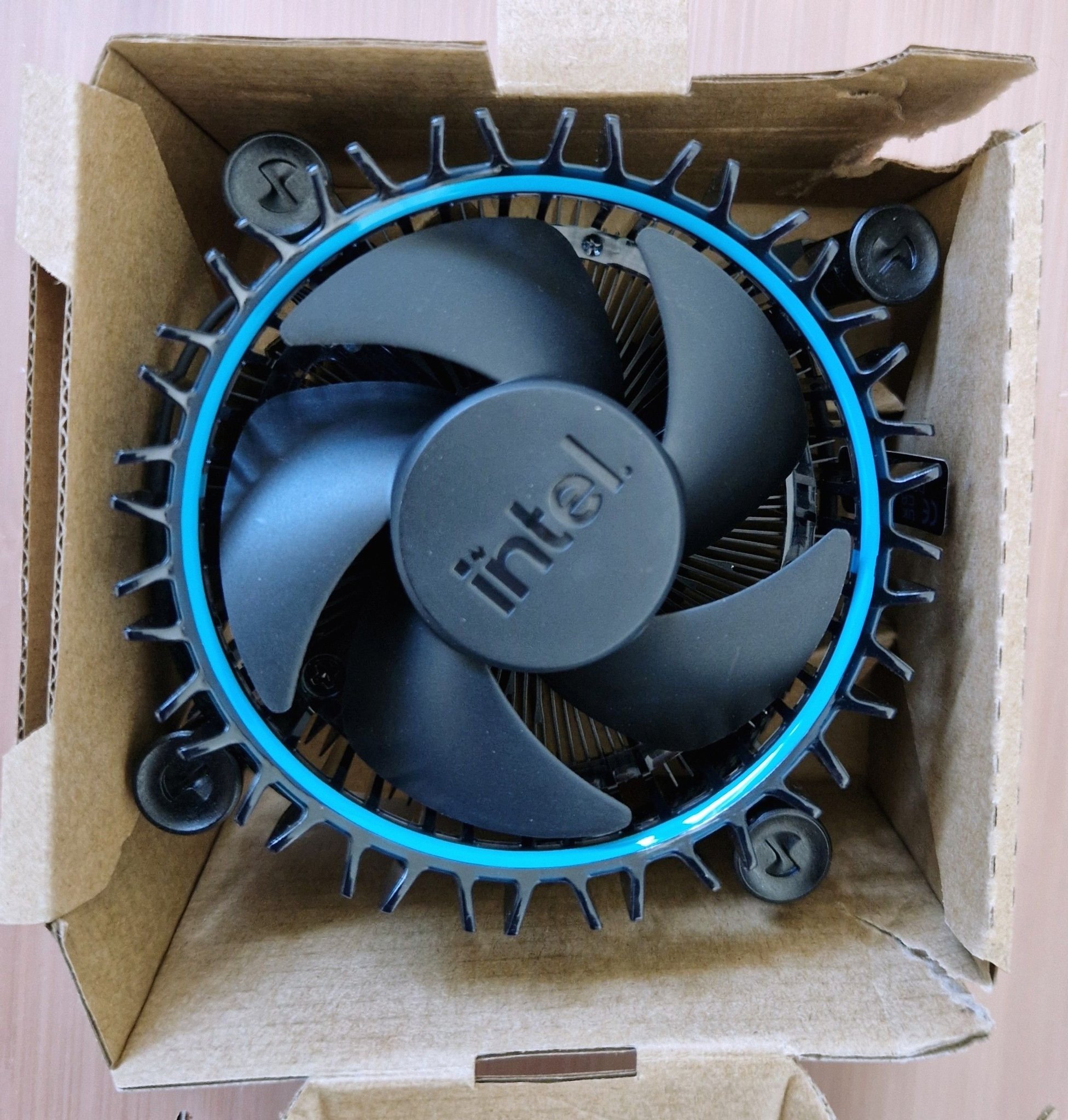 Se produkter som liknar NY! Intel LGA1700 Socket Proc.. på Tradera ...