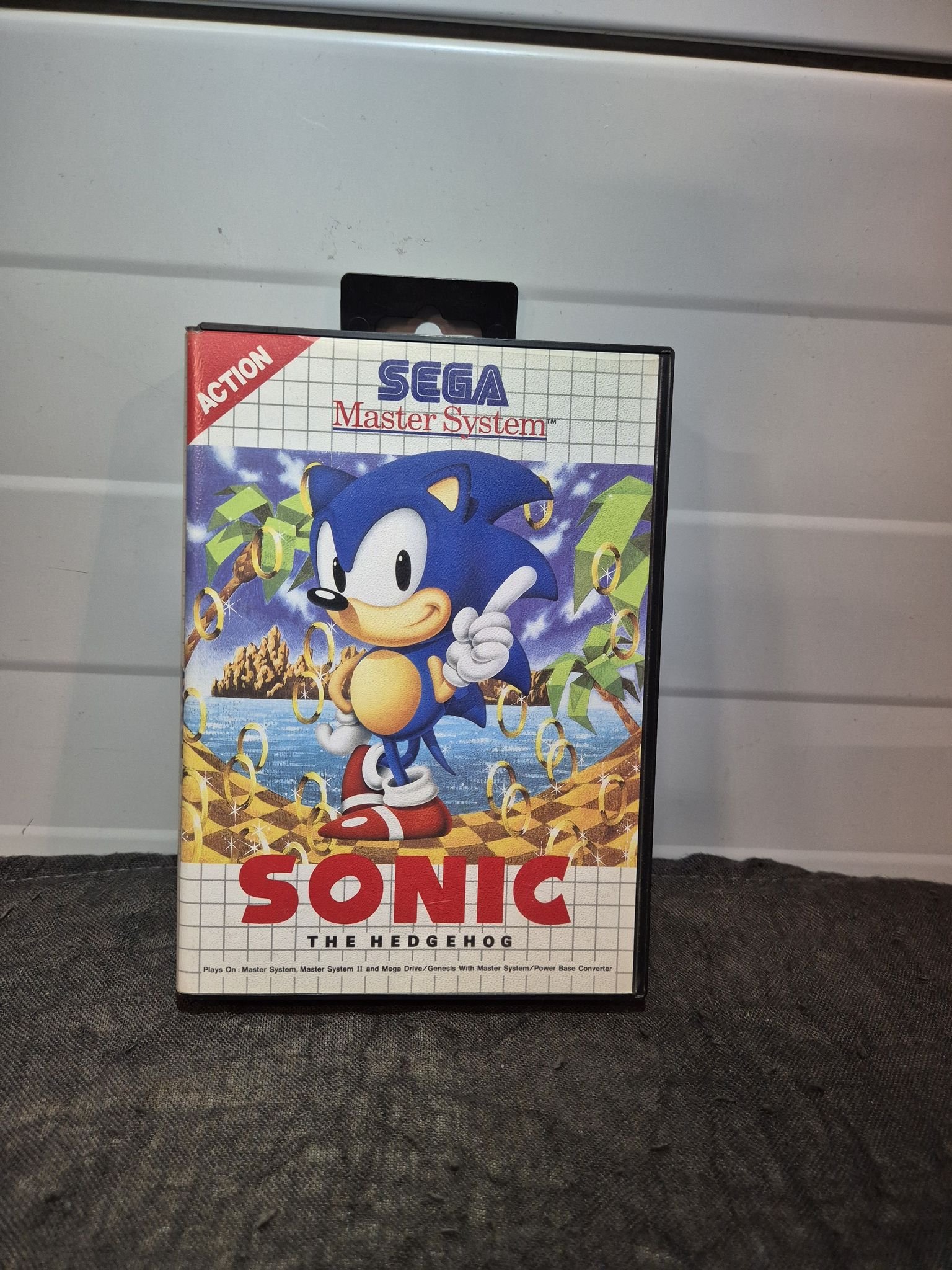 Se produkter som liknar SEGA - MASTER SYSTEM - SONIC .. på Tradera ...
