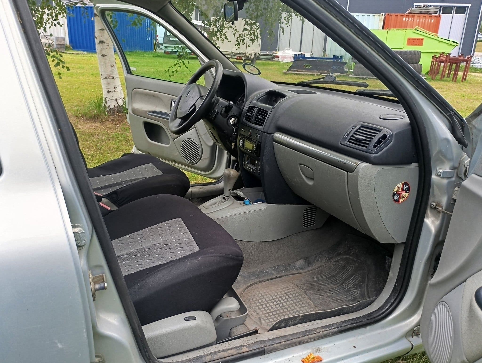 Renault Clio 5-door Hatchback 1.4 Automatic, 4-trins, 98ps, 2003