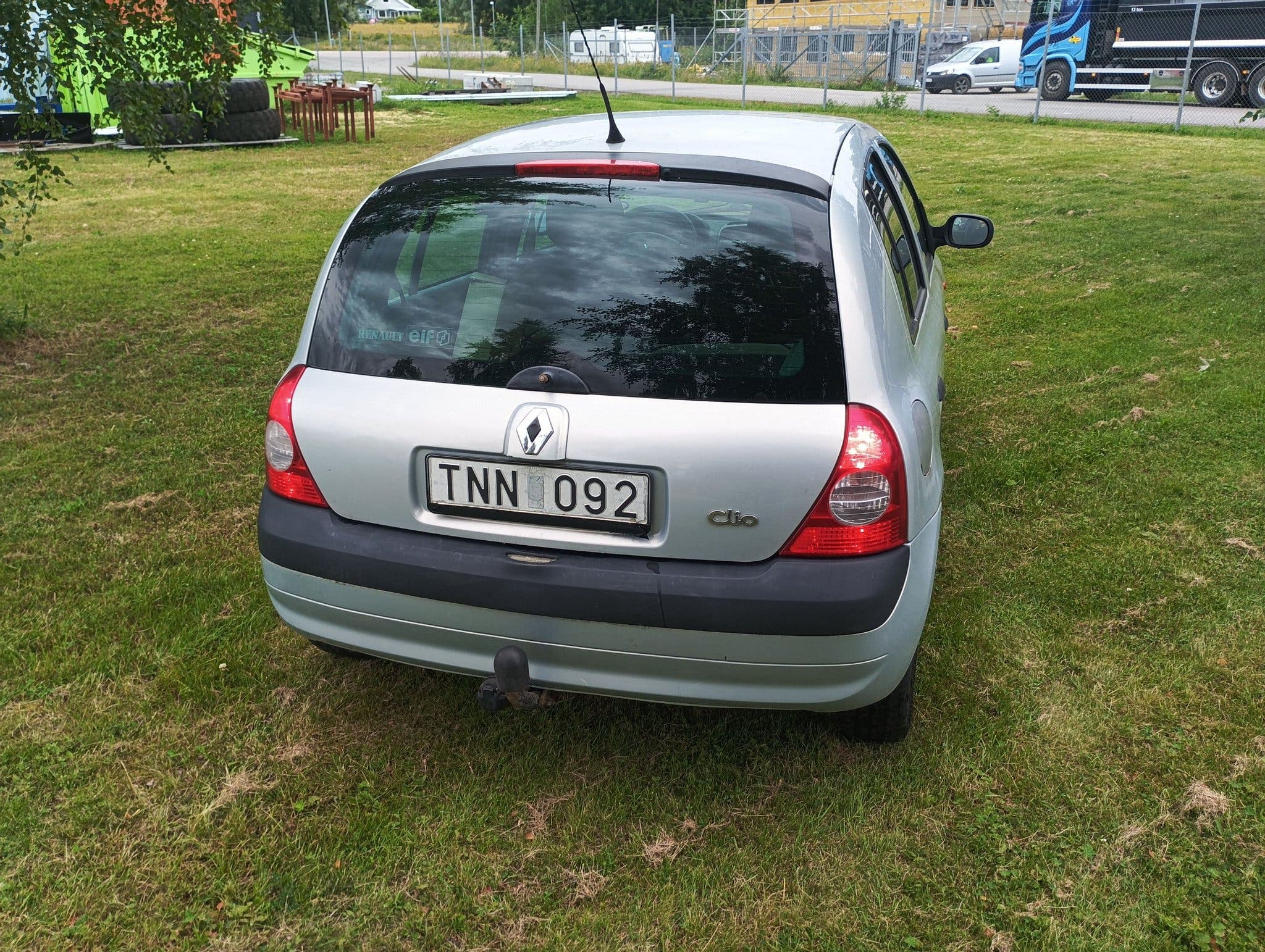 Renault Clio 5-door Hatchback 1.4 Automatic, 4-trins, 98ps, 2003